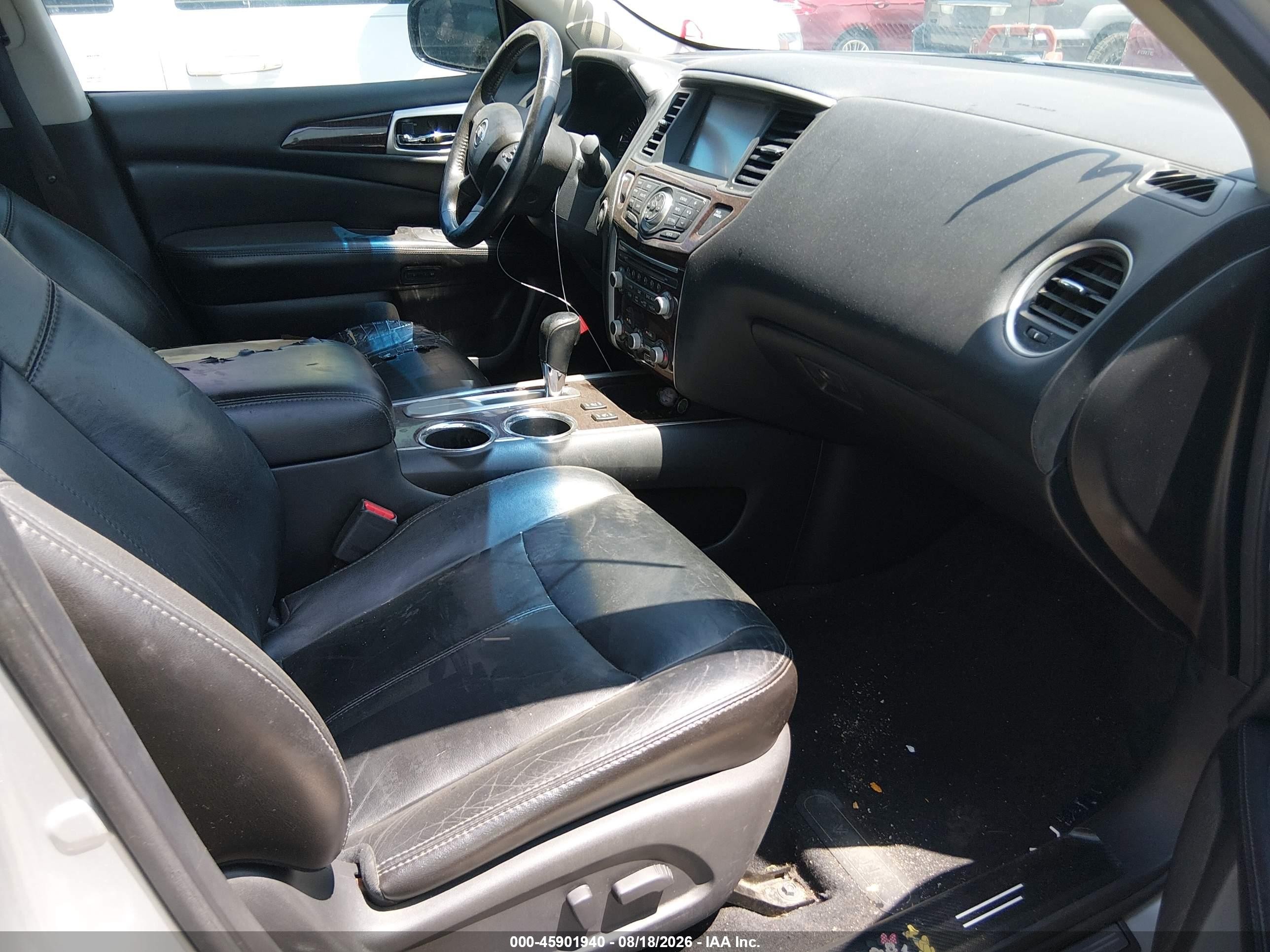 2014 Nissan Pathfinder Sl Серебряный vin: 5N1AR2MN2EC629742