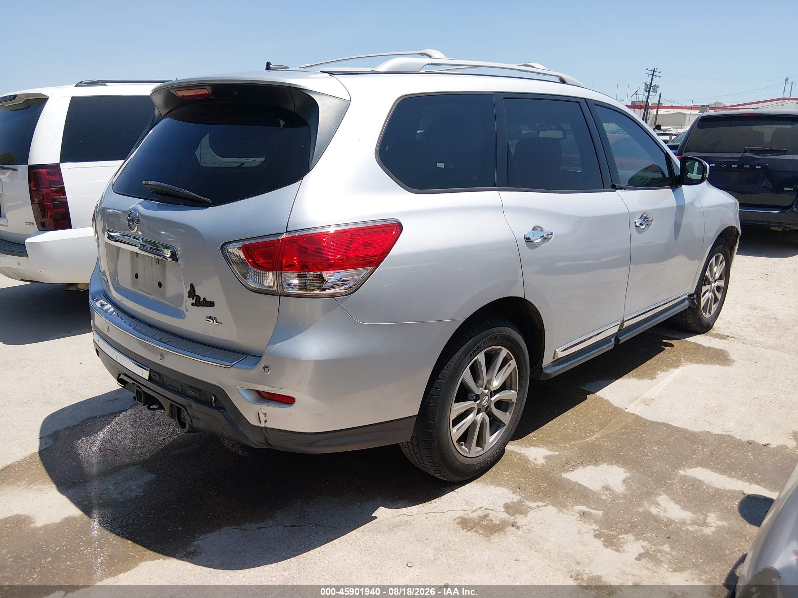 2014 Nissan Pathfinder Sl Серебряный vin: 5N1AR2MN2EC629742