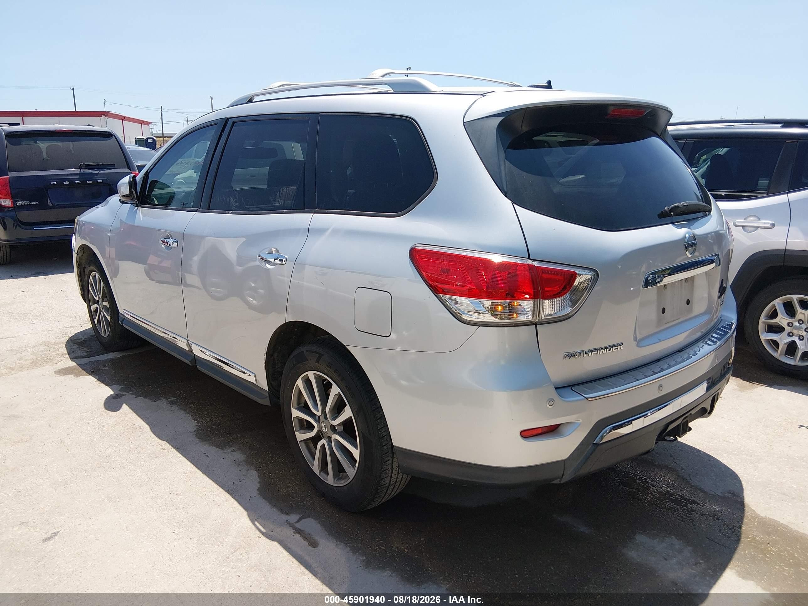 2014 Nissan Pathfinder Sl Серебряный vin: 5N1AR2MN2EC629742