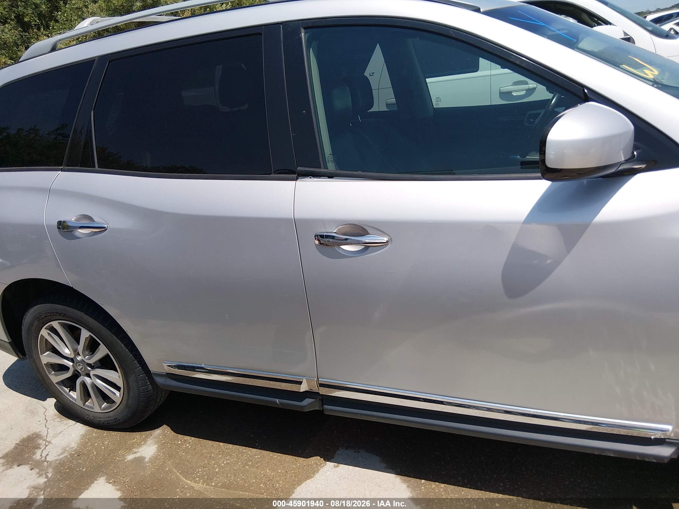 2014 Nissan Pathfinder Sl Серебряный vin: 5N1AR2MN2EC629742