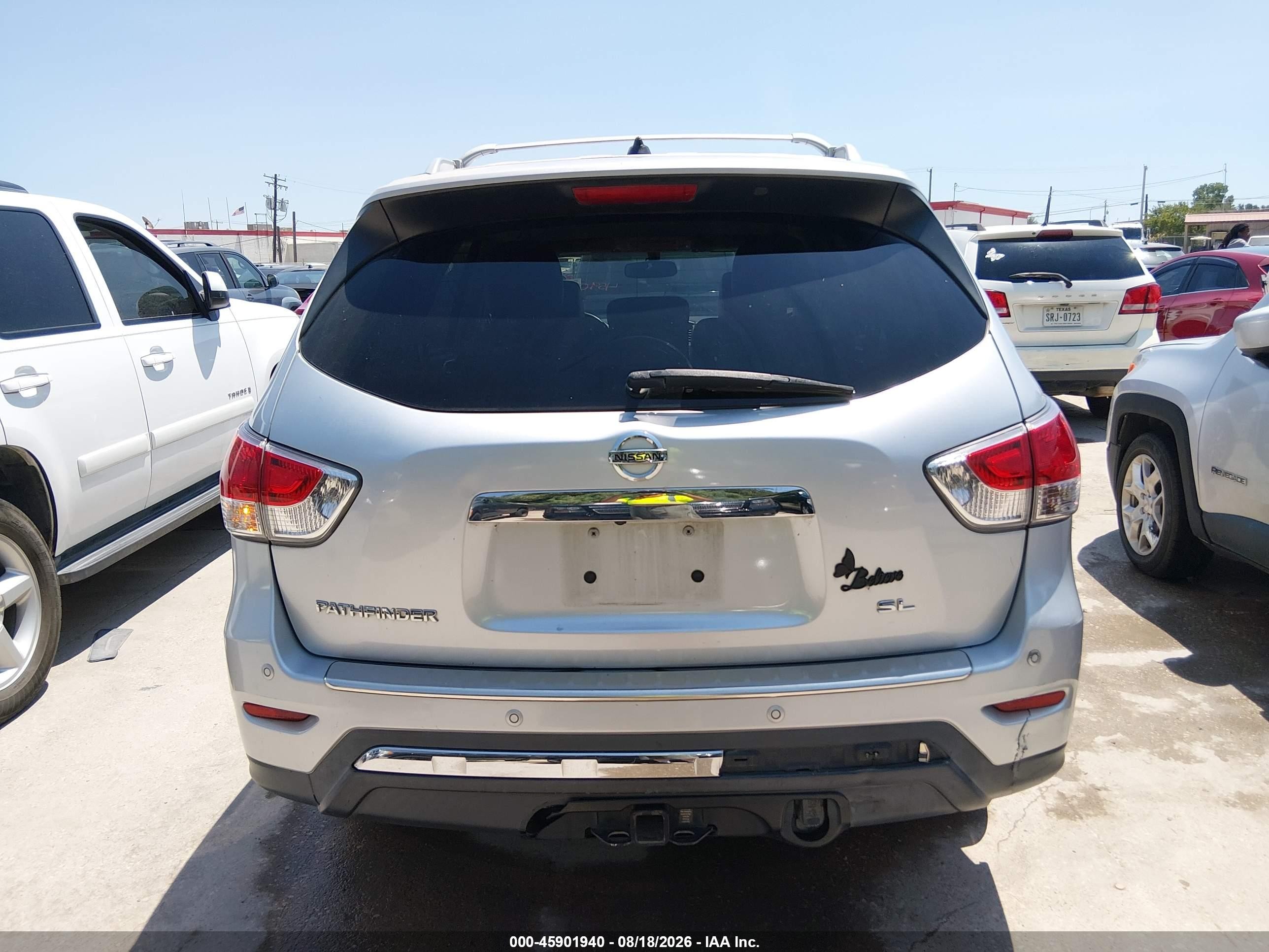 2014 Nissan Pathfinder Sl Серебряный vin: 5N1AR2MN2EC629742