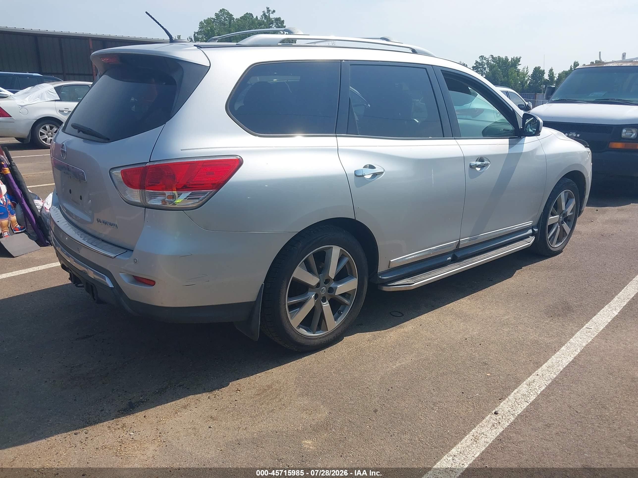 2014 Nissan Pathfinder Platinum Серебряный vin: 5N1AR2MN2EC665303