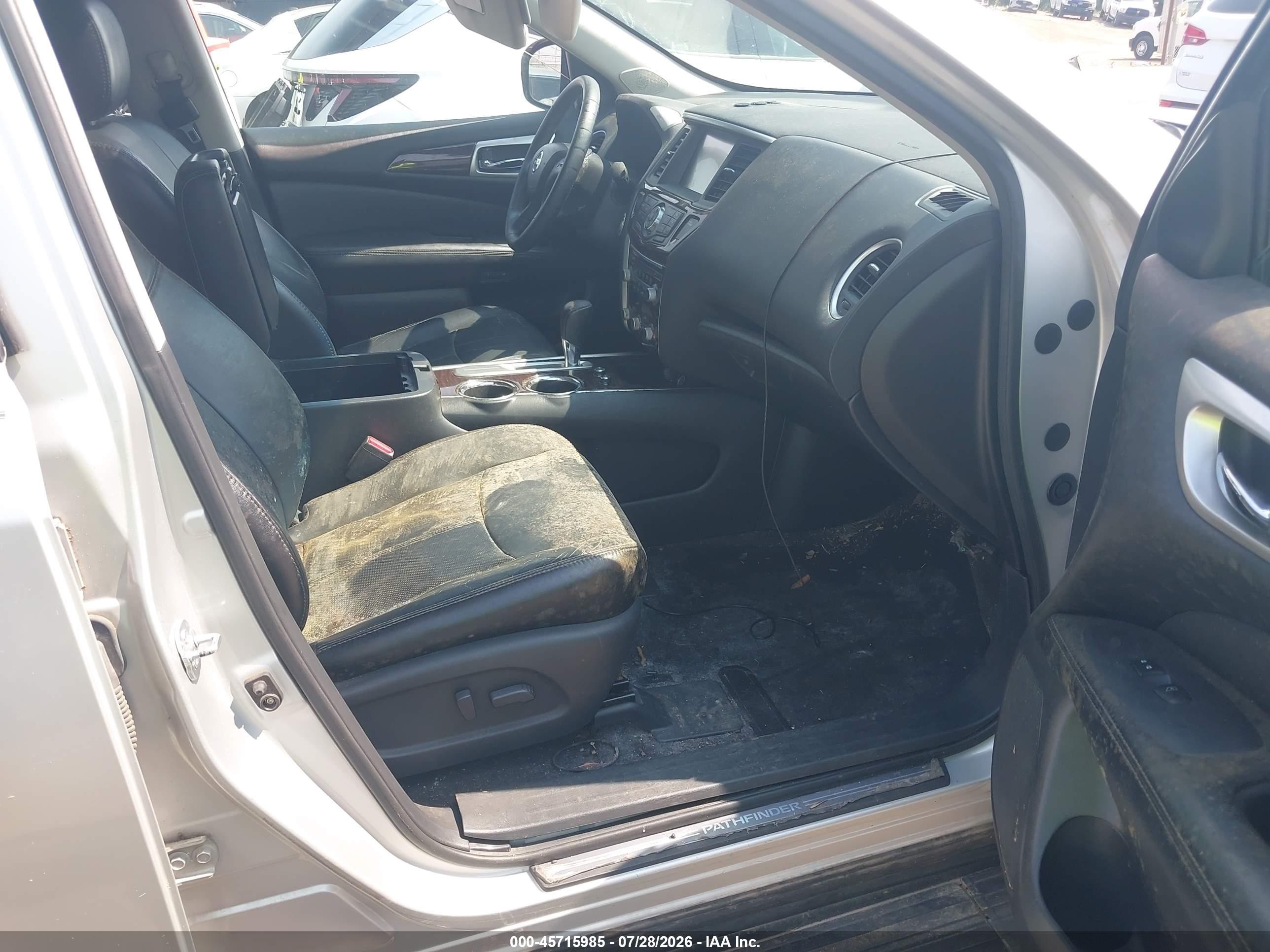 2014 Nissan Pathfinder Platinum Серебряный vin: 5N1AR2MN2EC665303
