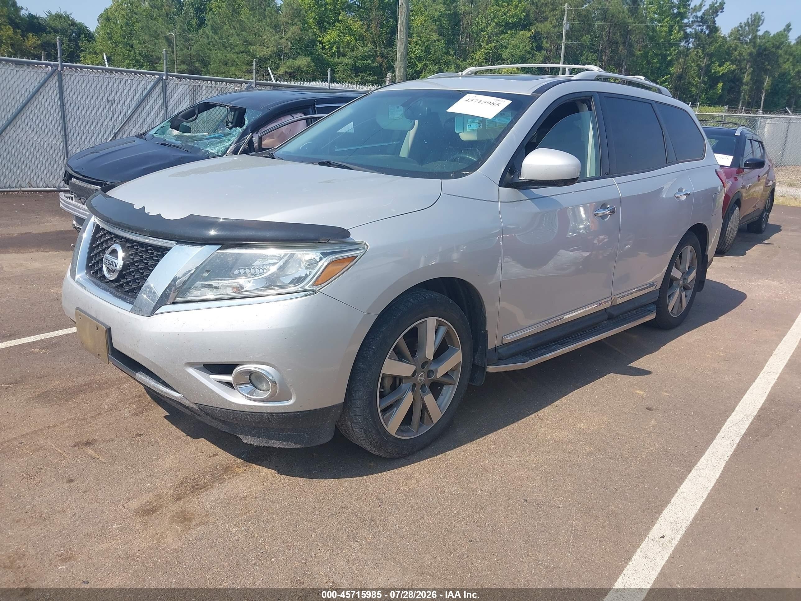 2014 Nissan Pathfinder Platinum Серебряный vin: 5N1AR2MN2EC665303