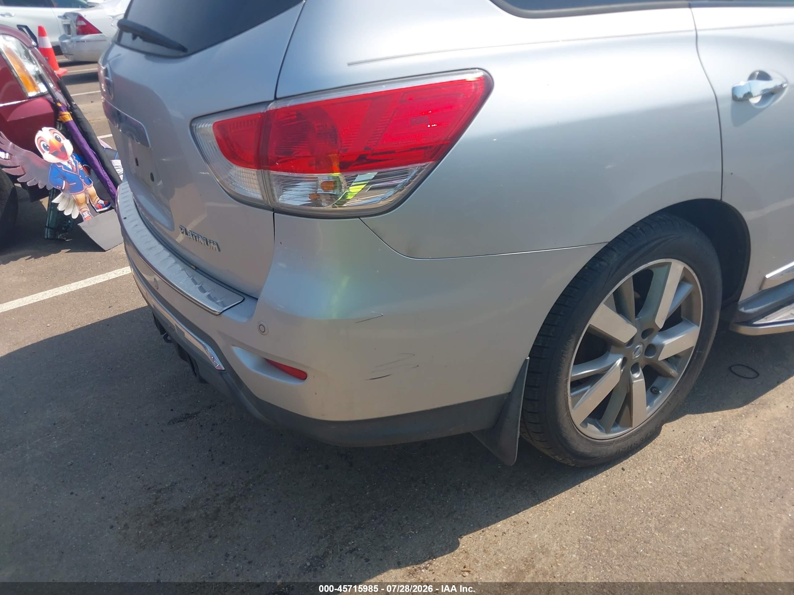2014 Nissan Pathfinder Platinum Серебряный vin: 5N1AR2MN2EC665303