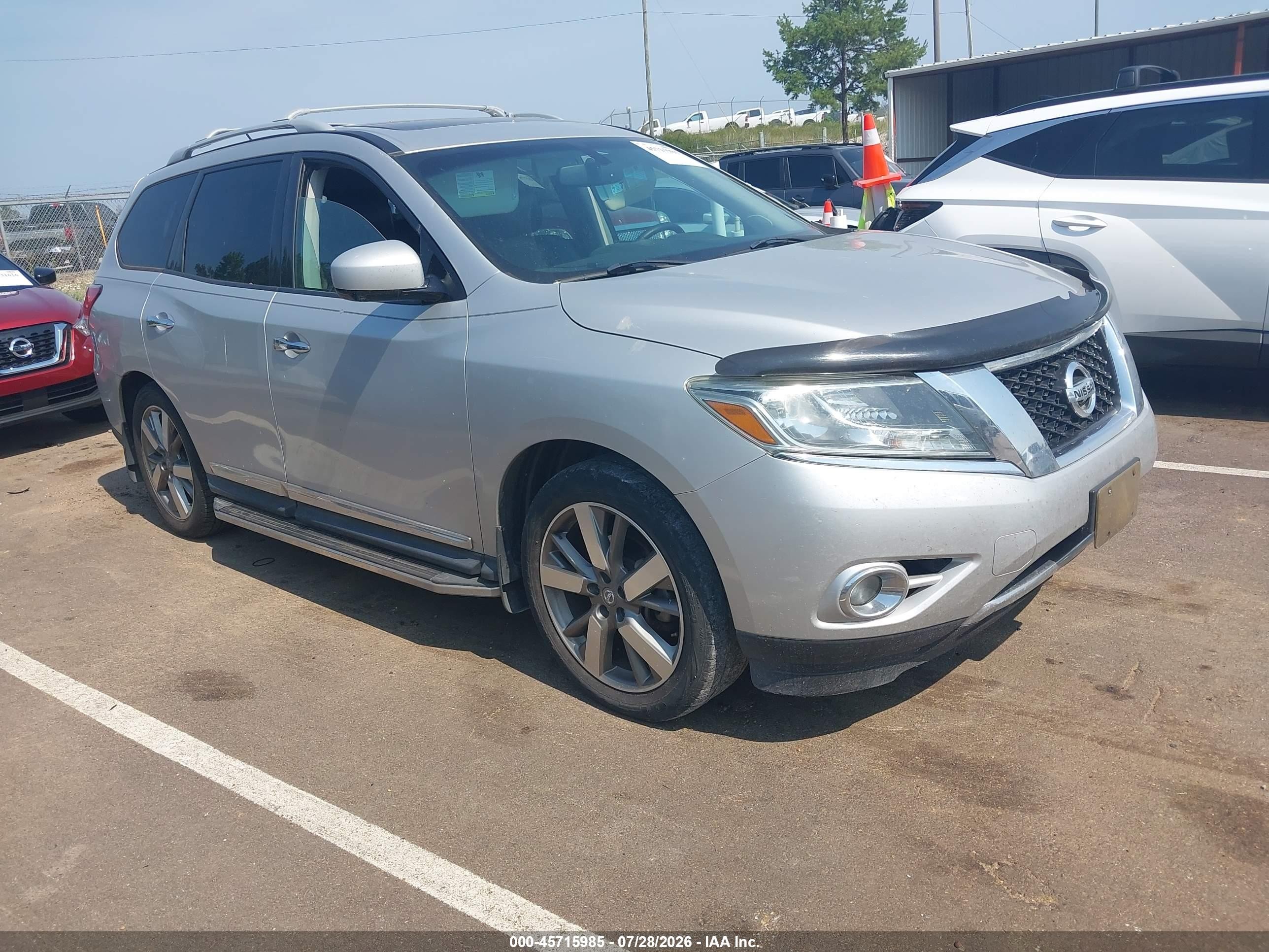 2014 Nissan Pathfinder Platinum Silver vin: 5N1AR2MN2EC665303