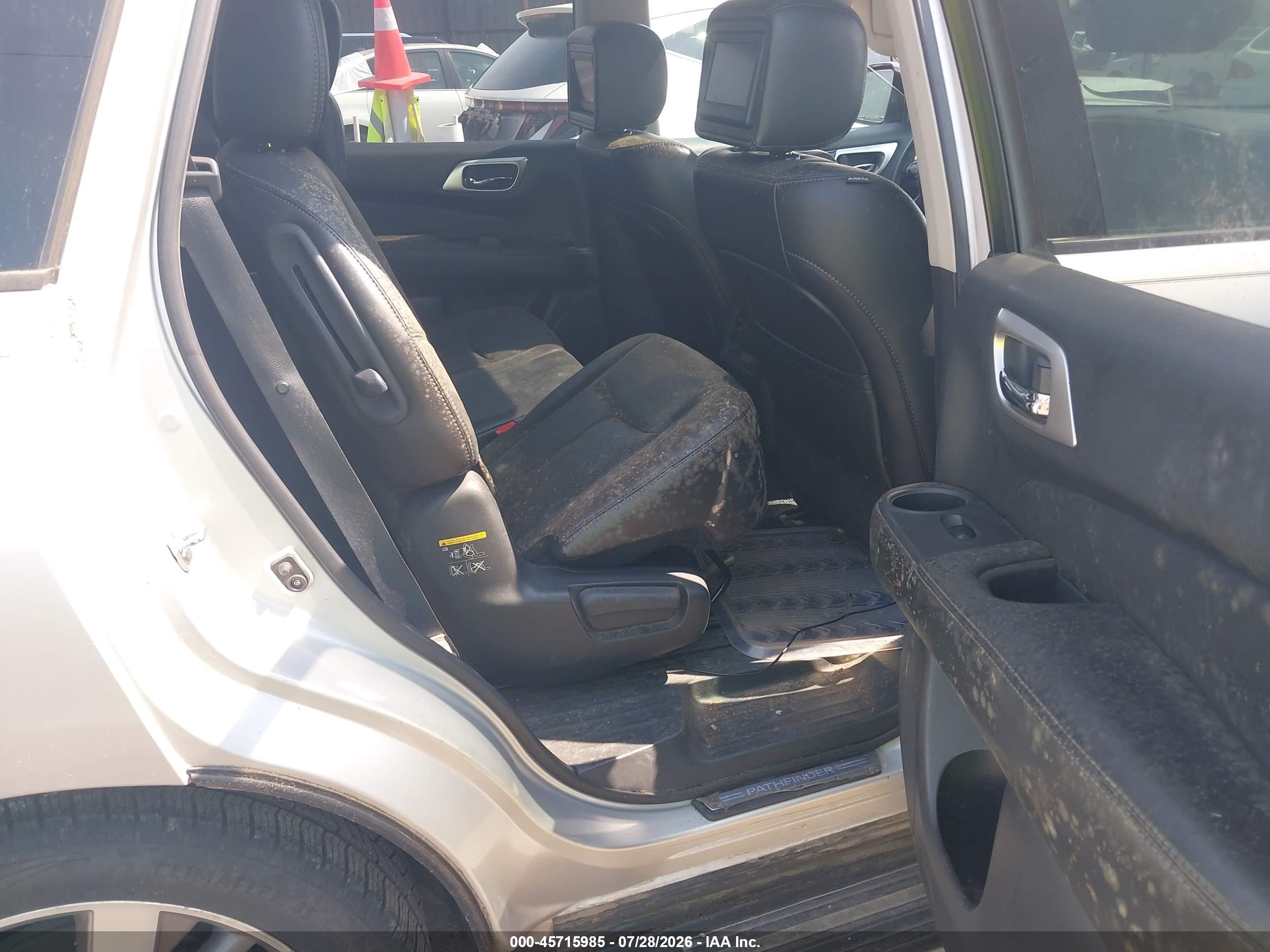 2014 Nissan Pathfinder Platinum Серебряный vin: 5N1AR2MN2EC665303