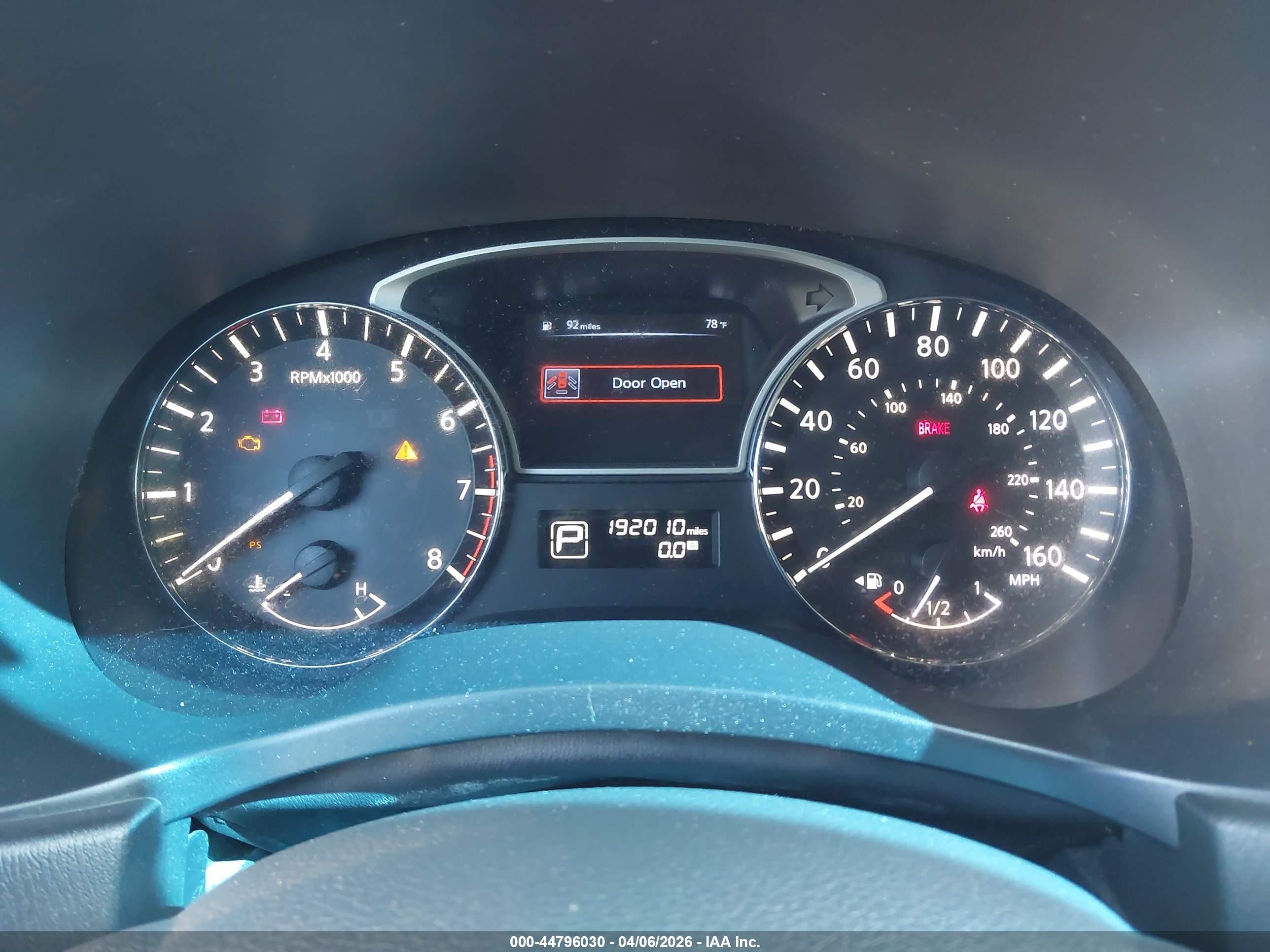 2014 Nissan Pathfinder S Red vin: 5N1AR2MN2EC669531