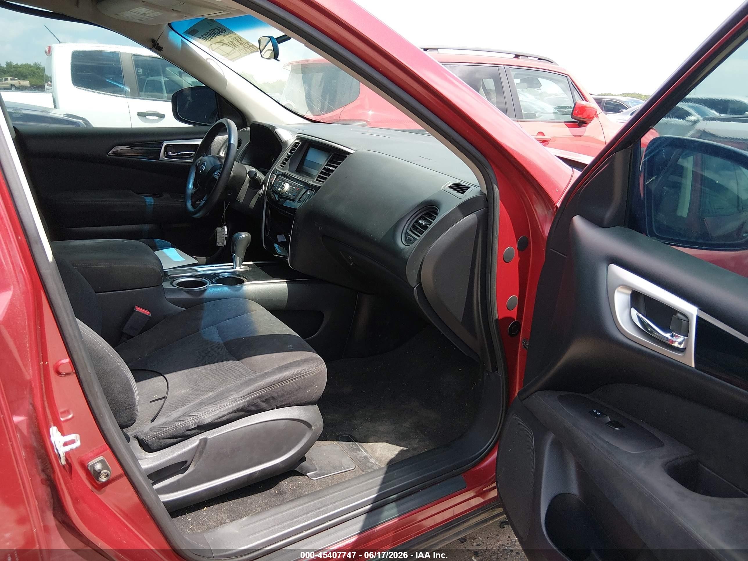 2014 Nissan Pathfinder S Red vin: 5N1AR2MN2EC669531