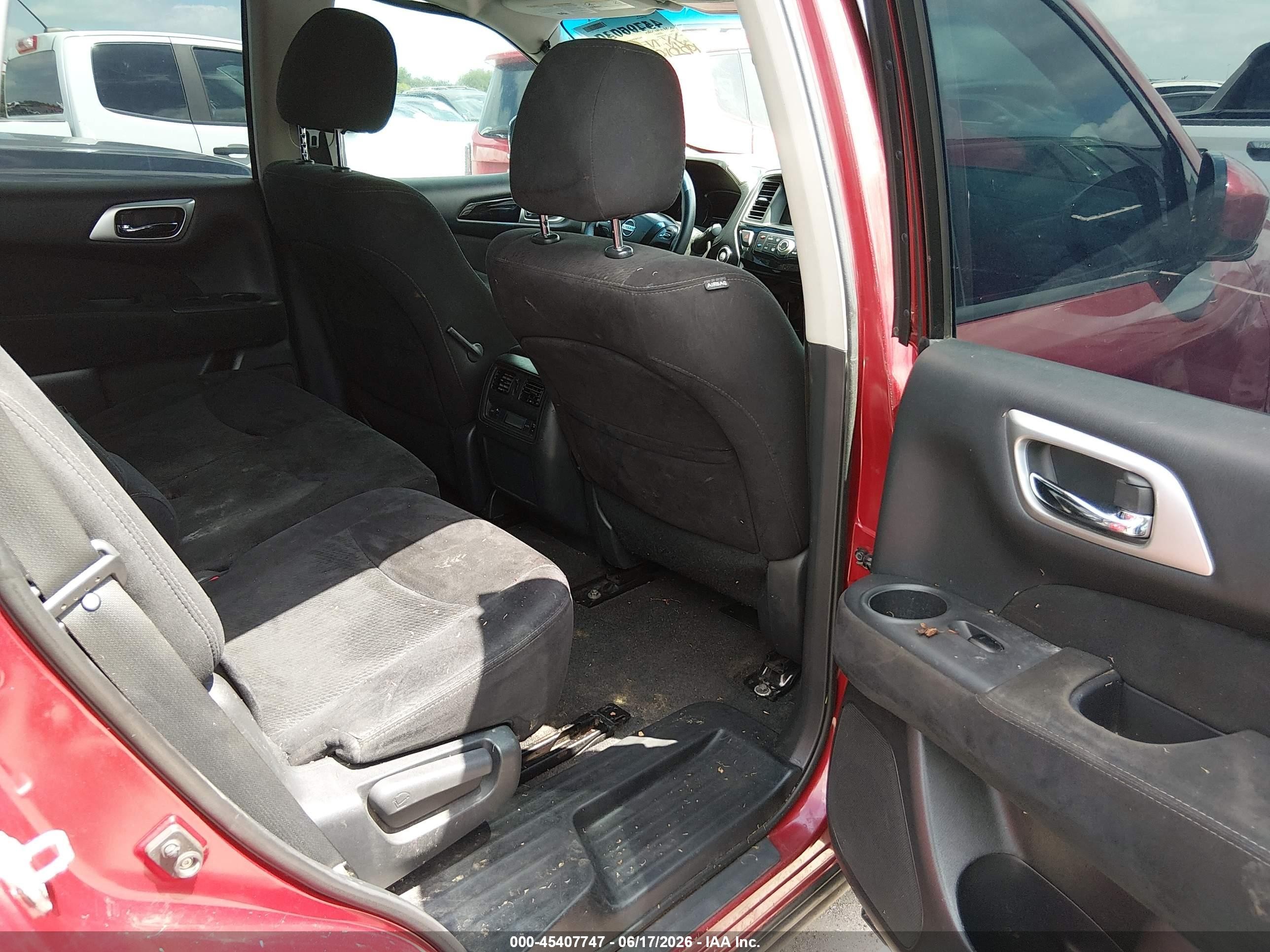 2014 Nissan Pathfinder S Red vin: 5N1AR2MN2EC669531