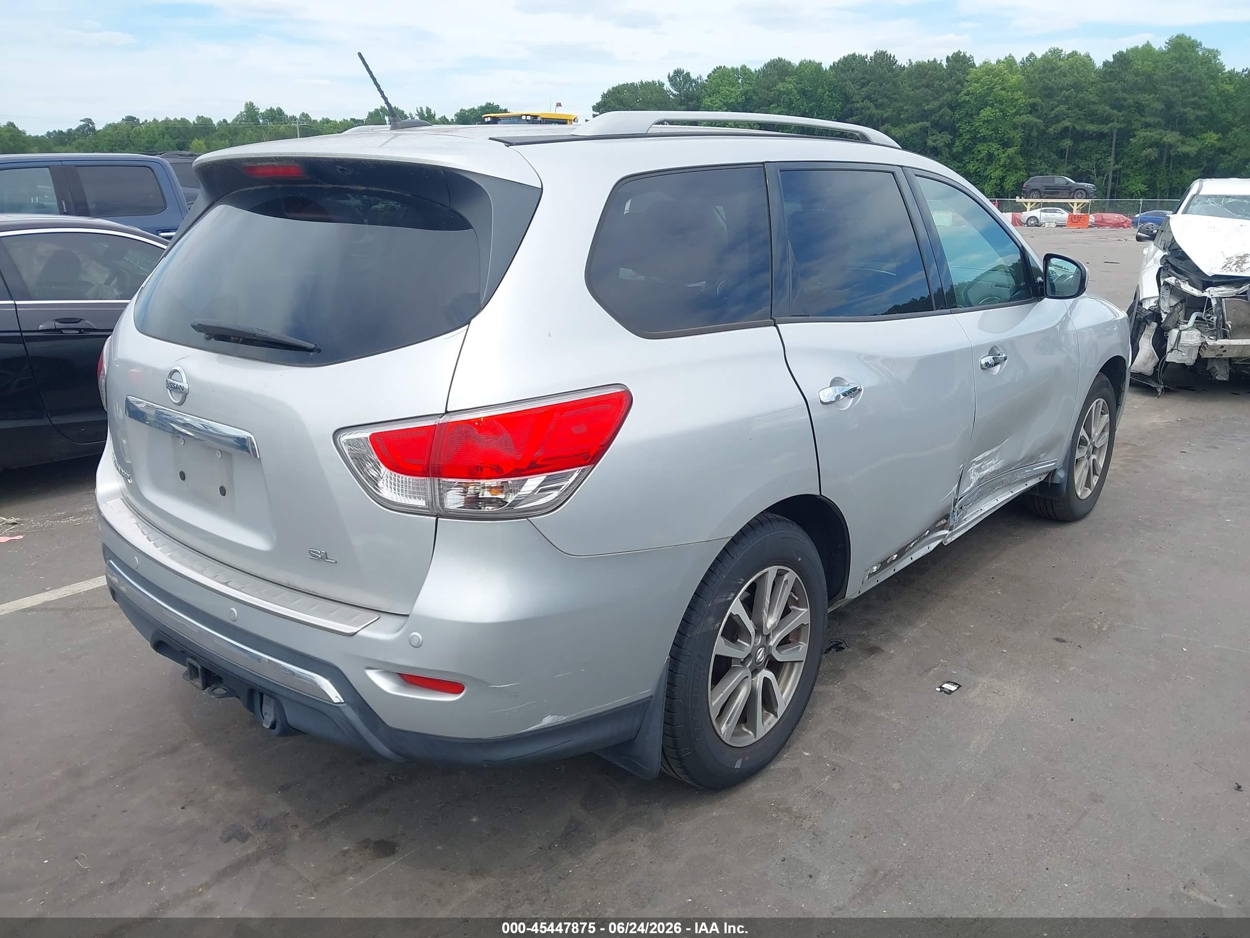 2014 Nissan Pathfinder Sl Серебряный vin: 5N1AR2MN2EC685891