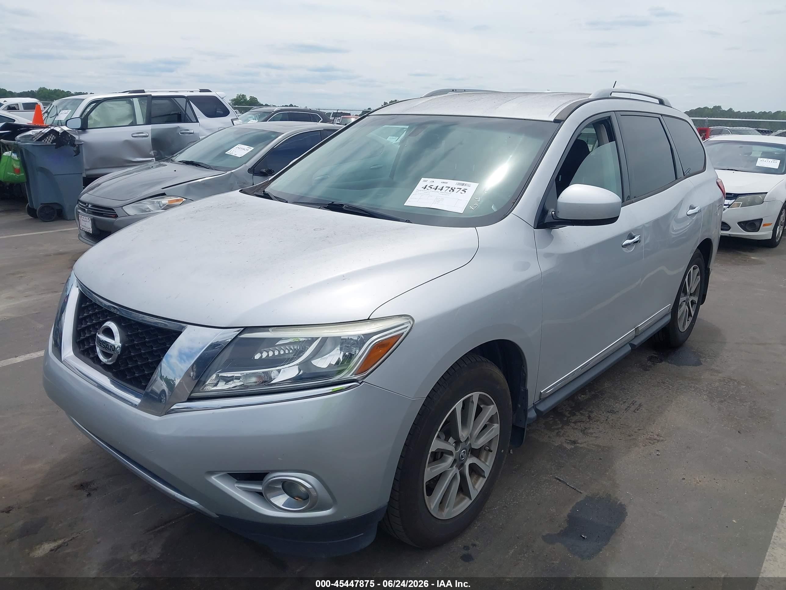 2014 Nissan Pathfinder Sl Серебряный vin: 5N1AR2MN2EC685891
