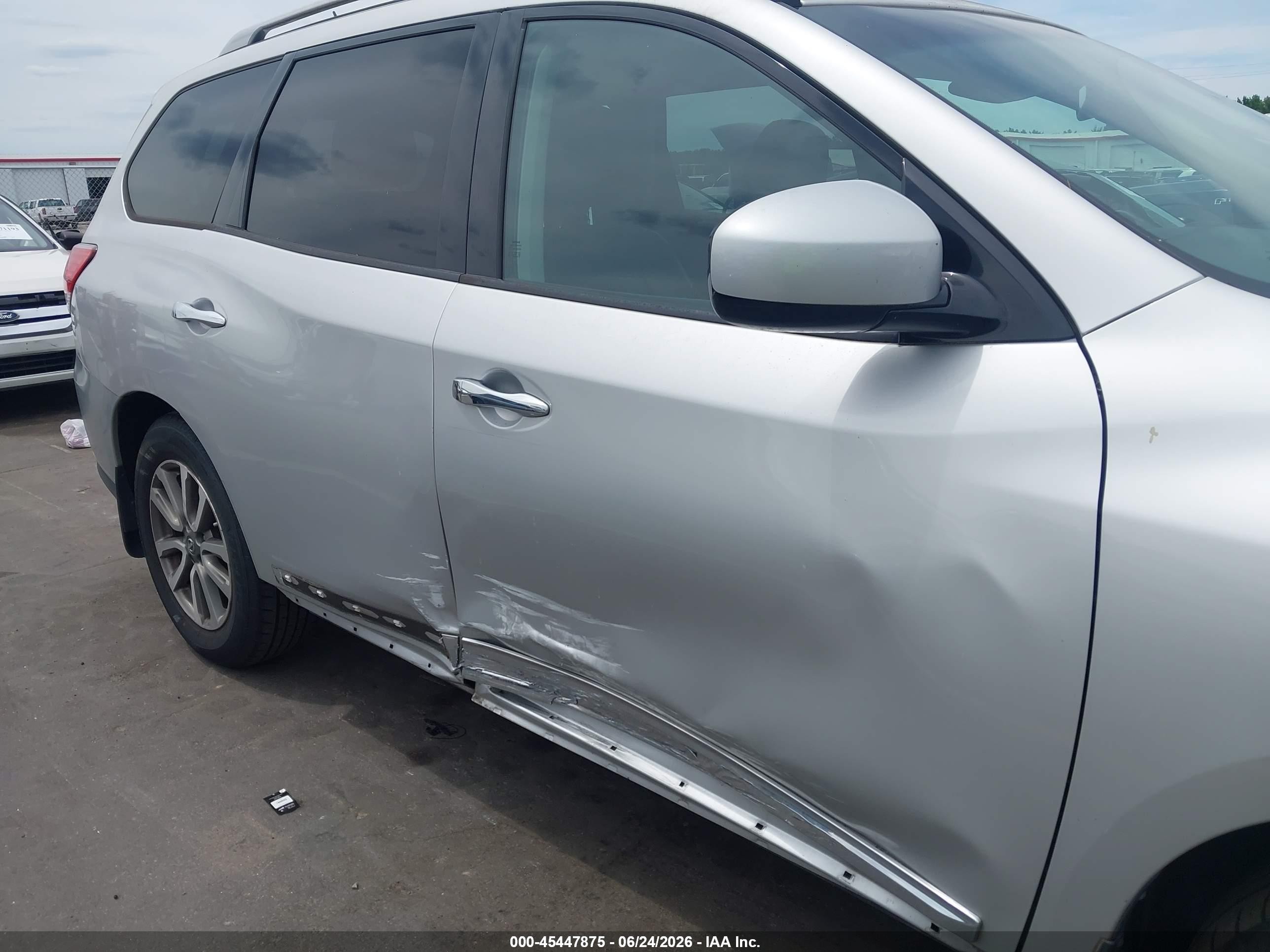 2014 Nissan Pathfinder Sl Серебряный vin: 5N1AR2MN2EC685891