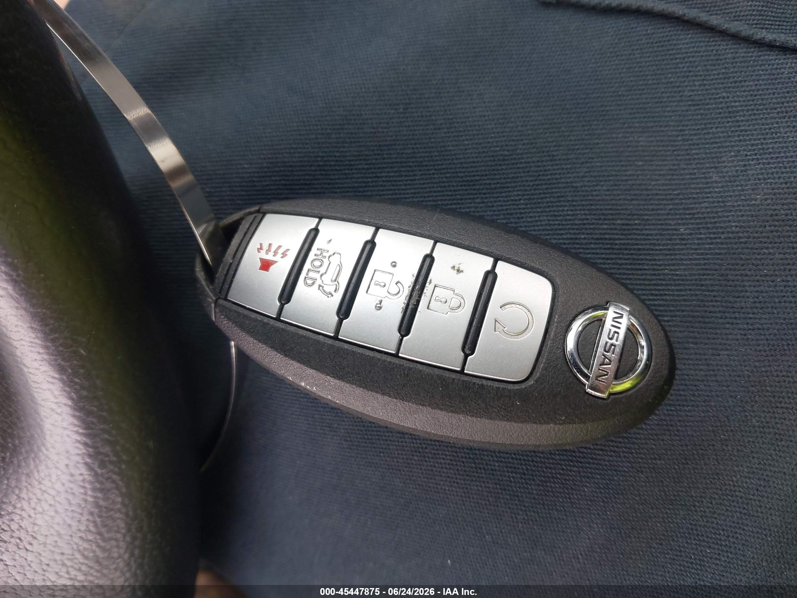 2014 Nissan Pathfinder Sl Серебряный vin: 5N1AR2MN2EC685891