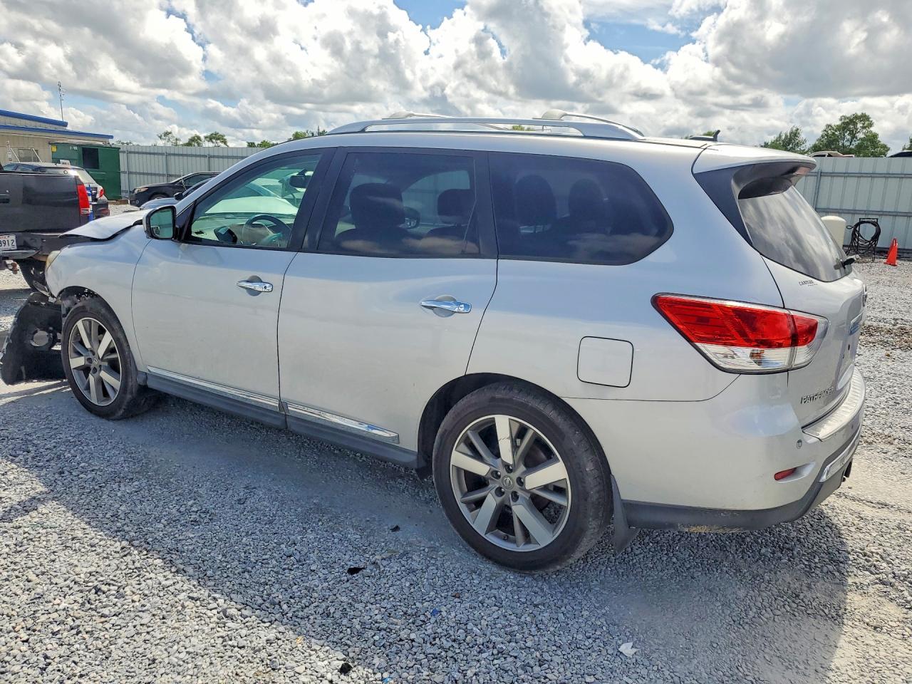 2014 Nissan Pathfinder S Серебряный vin: 5N1AR2MN2EC707517