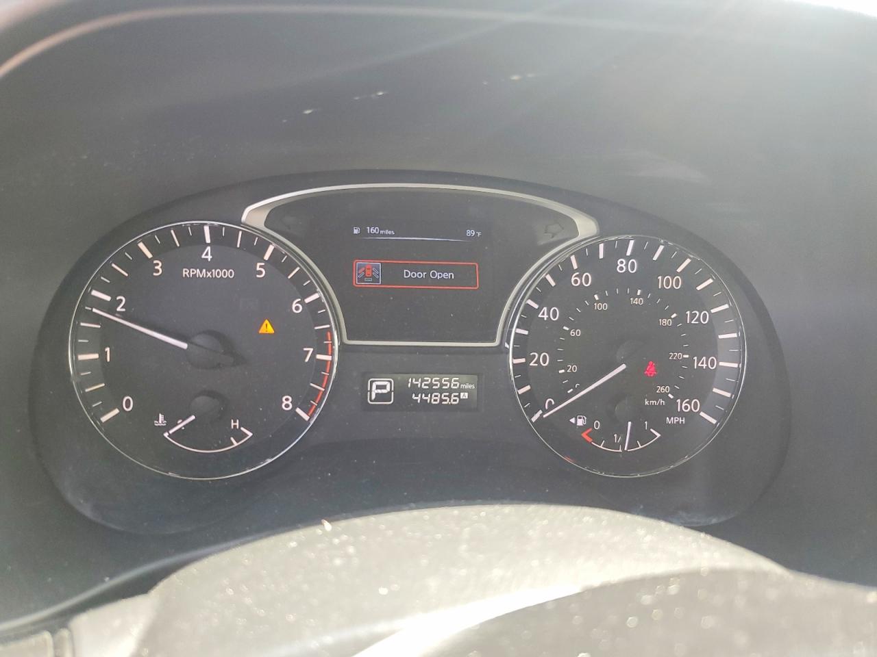 2014 Nissan Pathfinder S Серебряный vin: 5N1AR2MN2EC707517