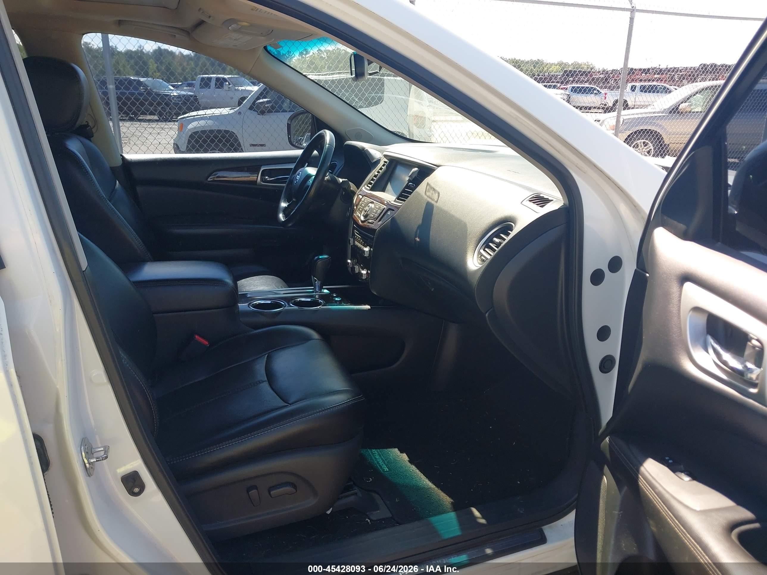 2014 Nissan Pathfinder Platinum White vin: 5N1AR2MN2EC716573