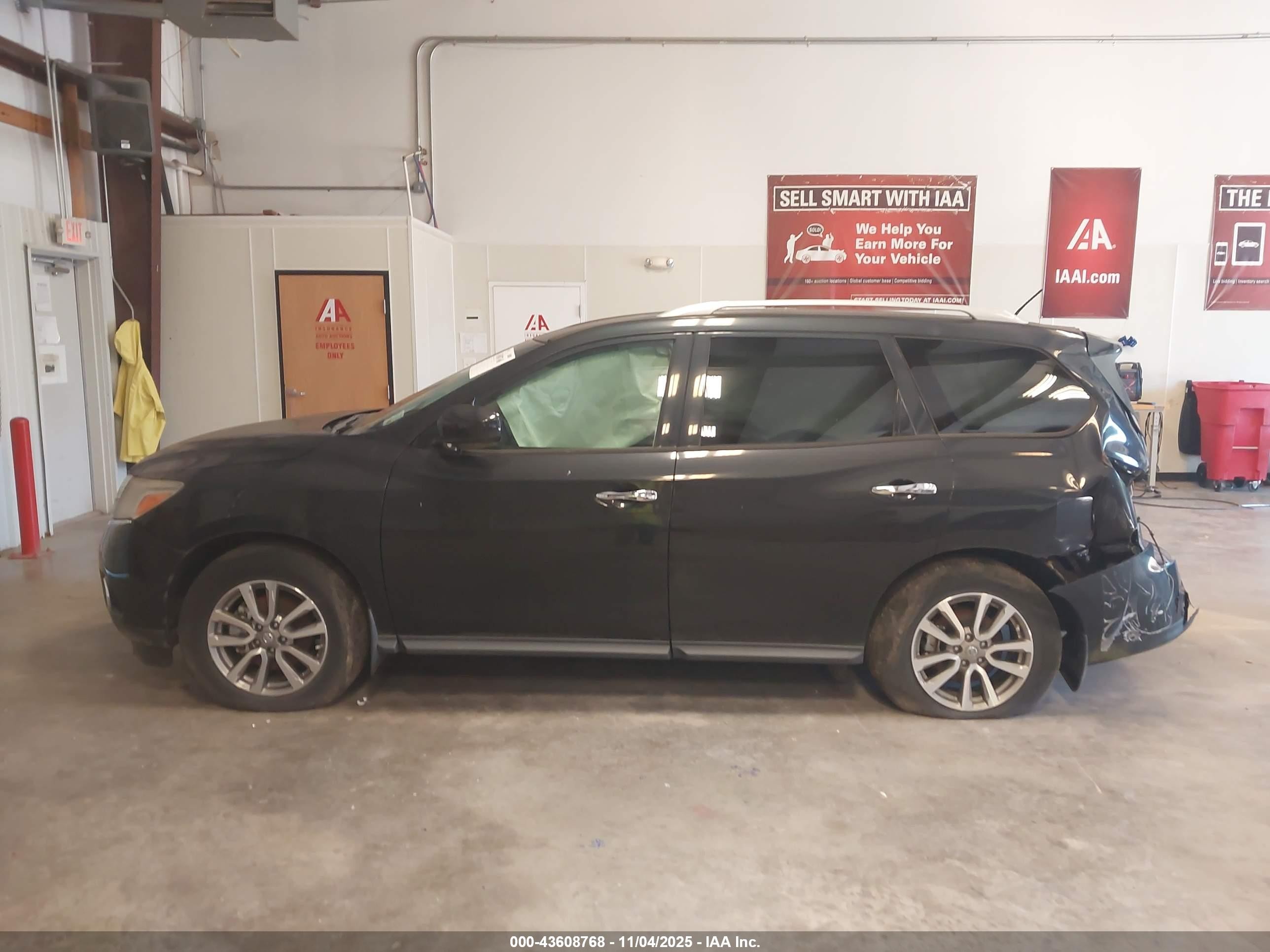 2015 Nissan Pathfinder Sv Black vin: 5N1AR2MN2FC601859