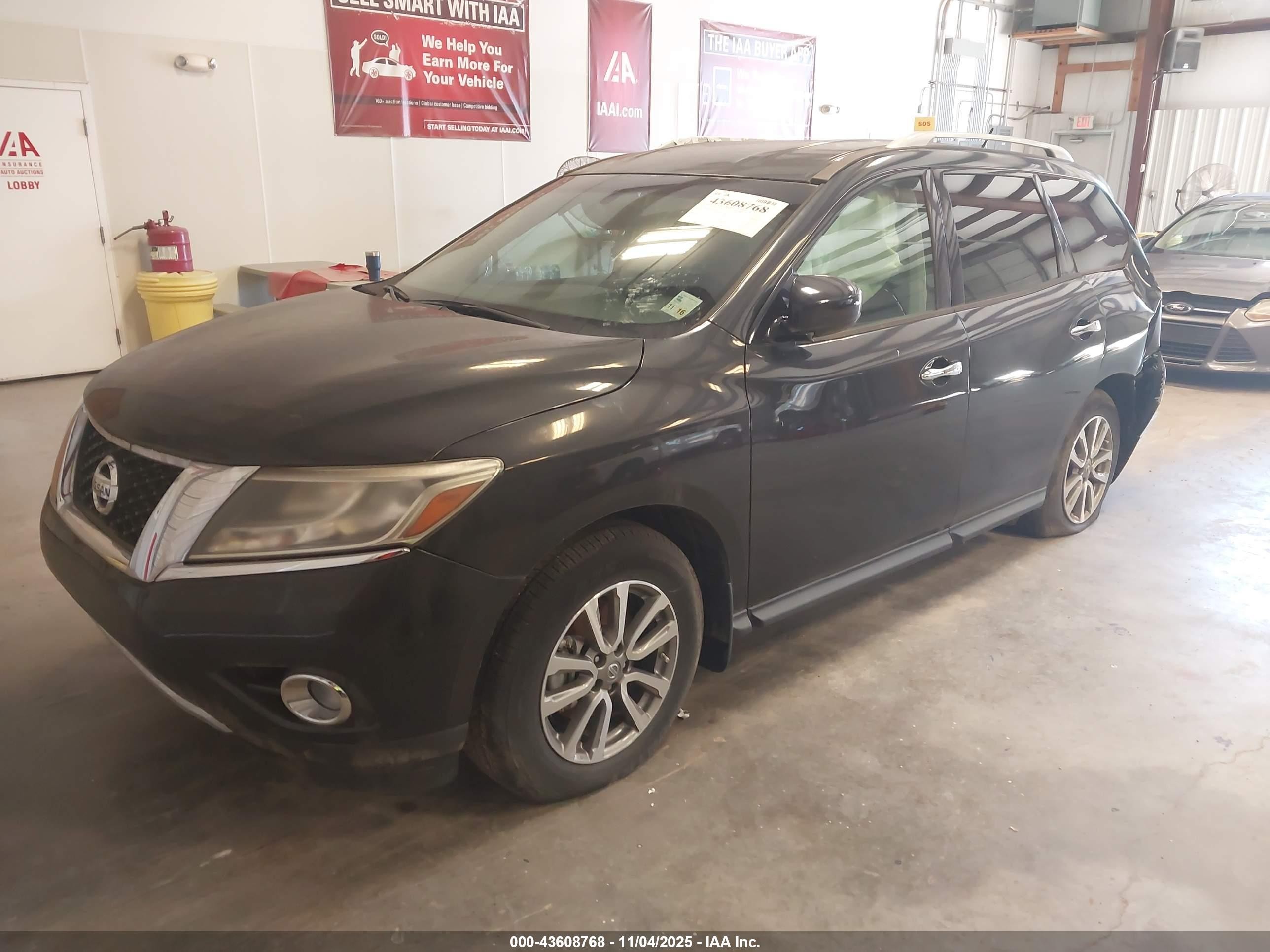 2015 Nissan Pathfinder Sv Black vin: 5N1AR2MN2FC601859