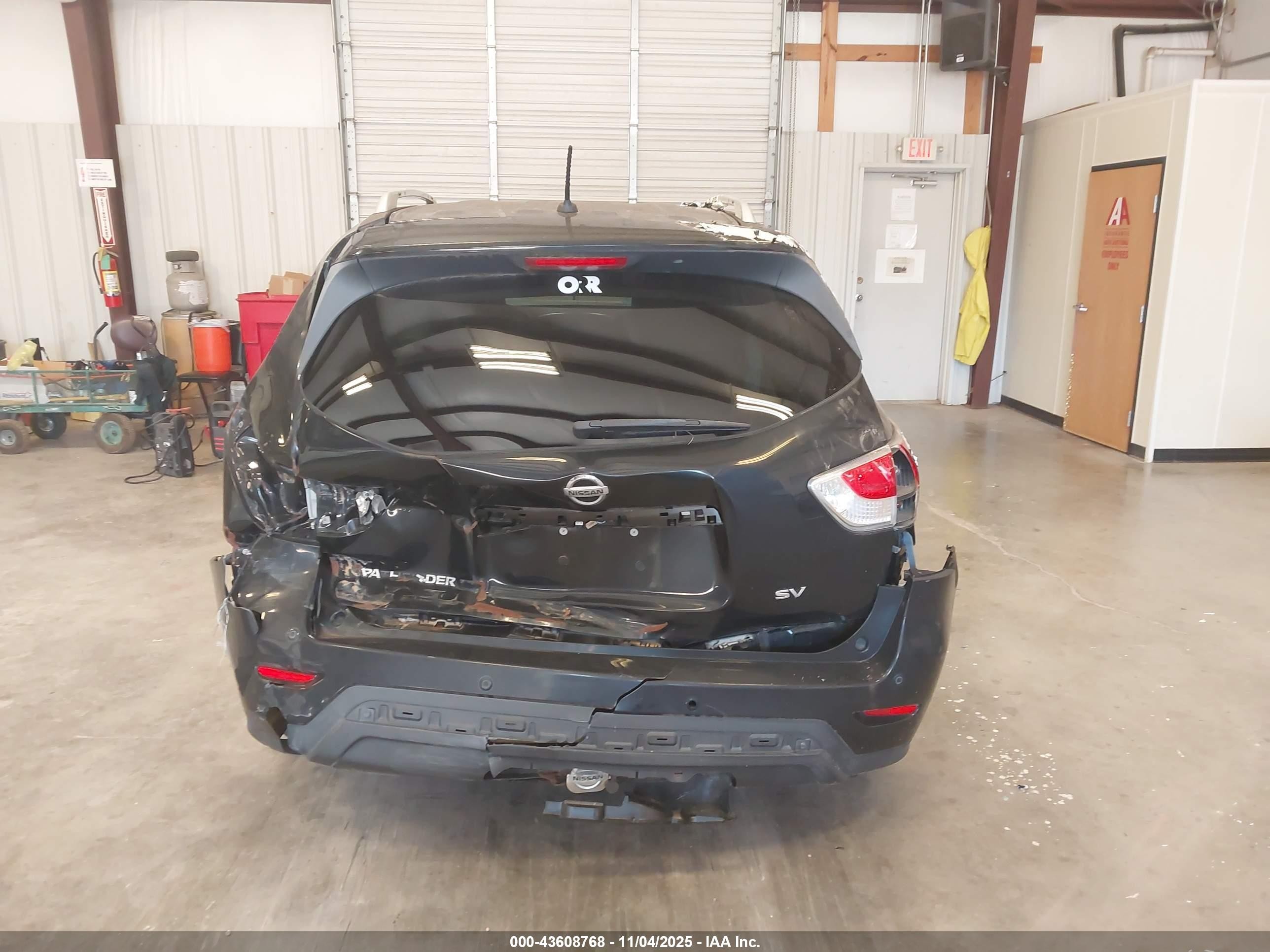 2015 Nissan Pathfinder Sv Black vin: 5N1AR2MN2FC601859