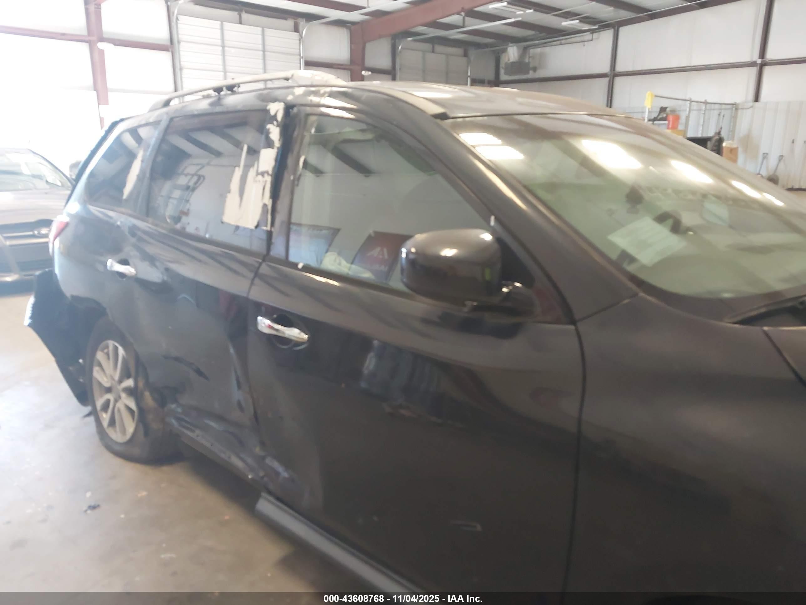 2015 Nissan Pathfinder Sv Black vin: 5N1AR2MN2FC601859