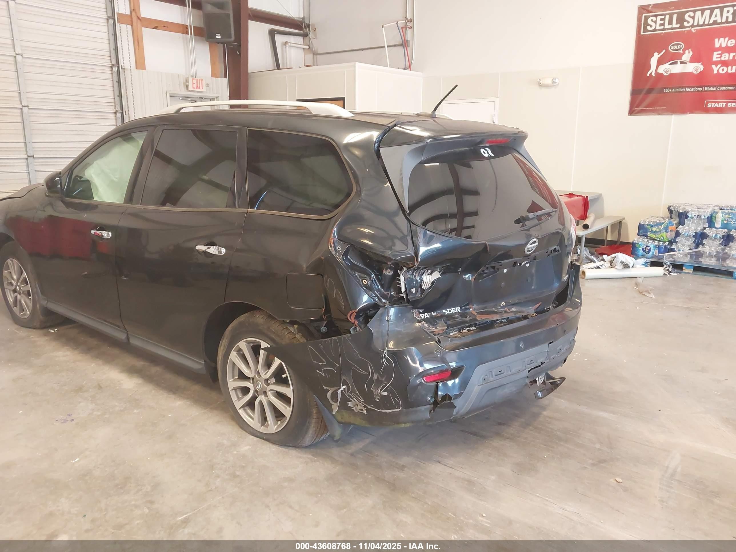 2015 Nissan Pathfinder Sv Black vin: 5N1AR2MN2FC601859