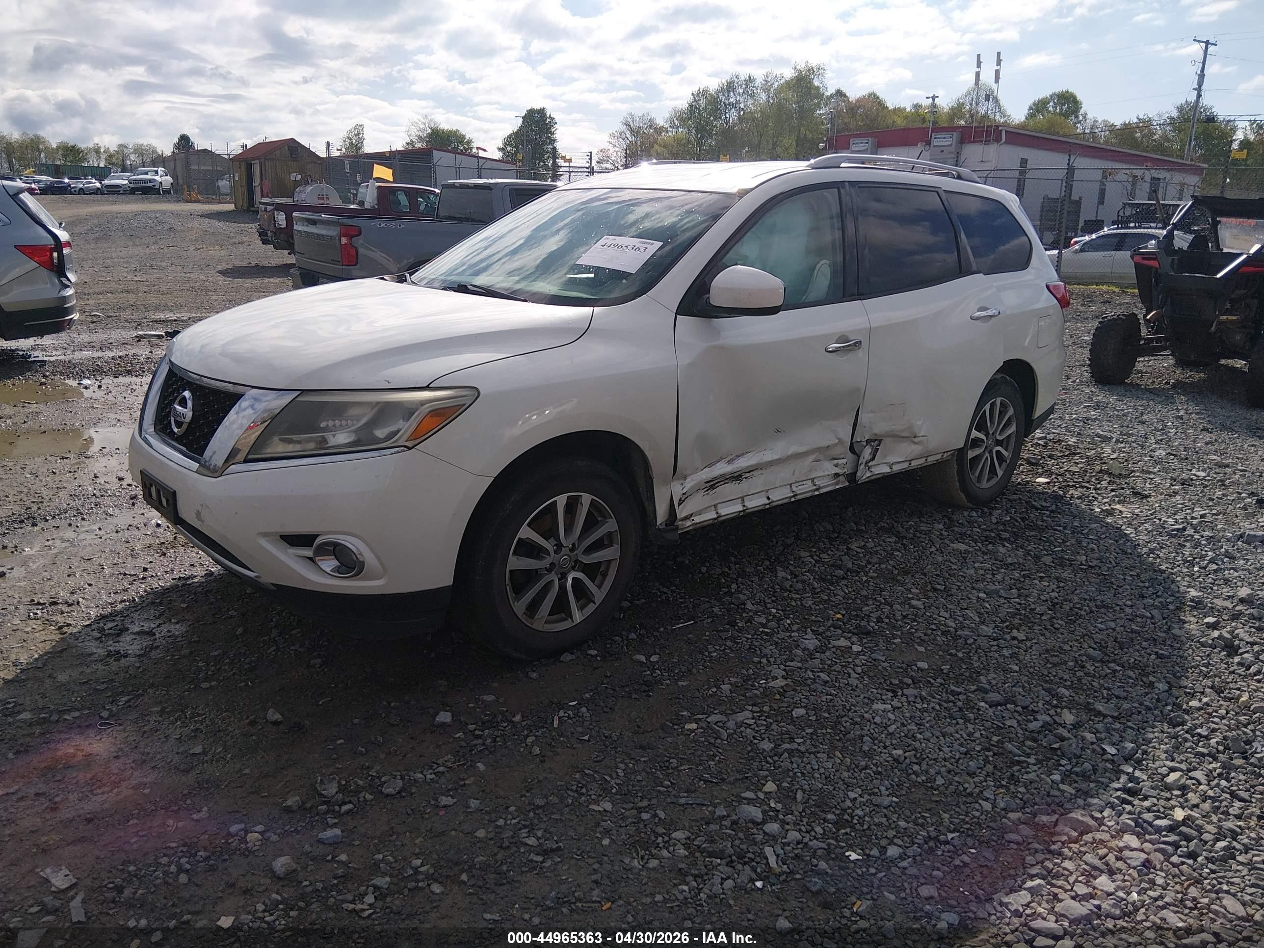 2015 Nissan Pathfinder Sv White vin: 5N1AR2MN2FC609492