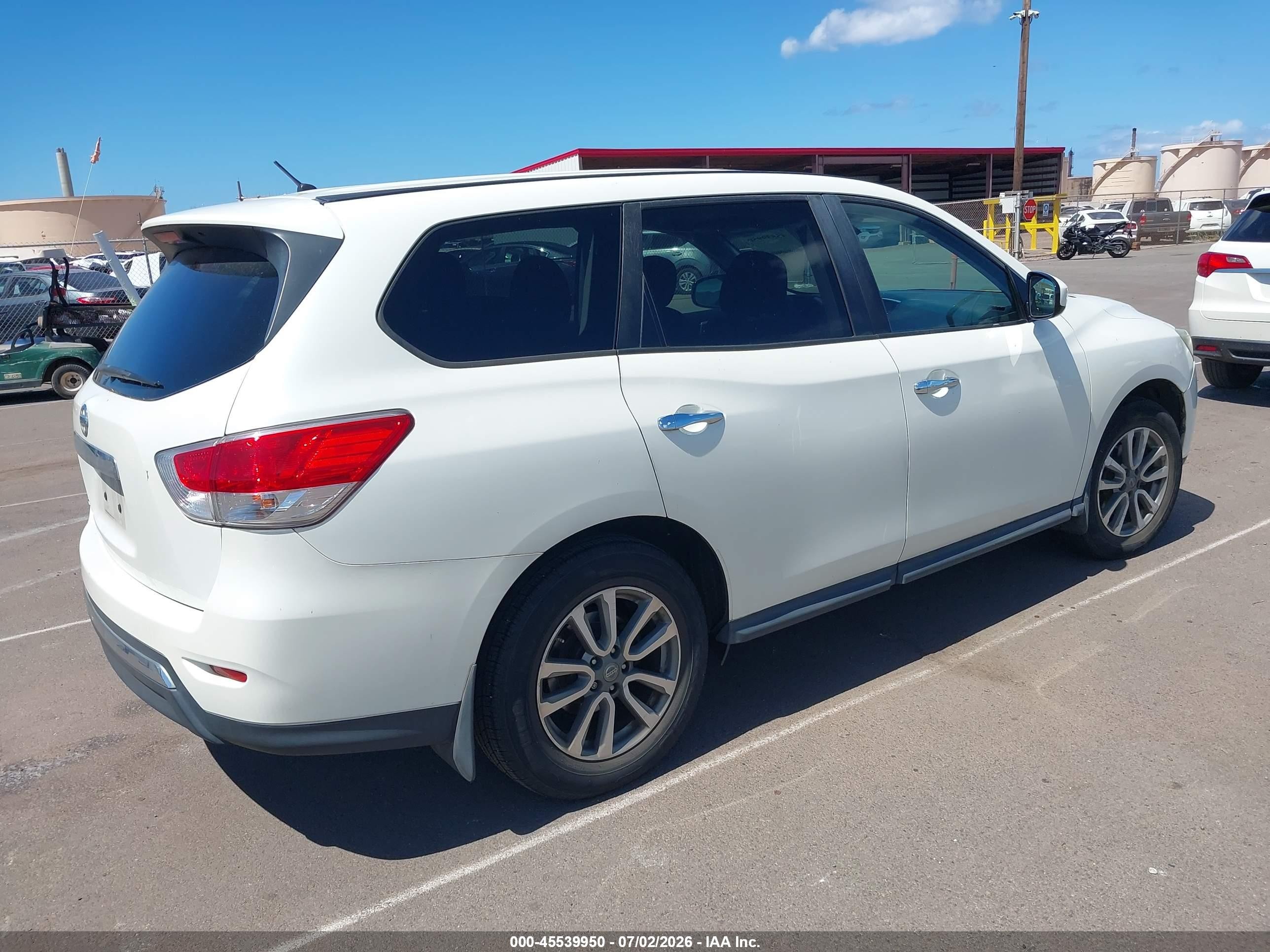2015 Nissan Pathfinder S White vin: 5N1AR2MN2FC619939