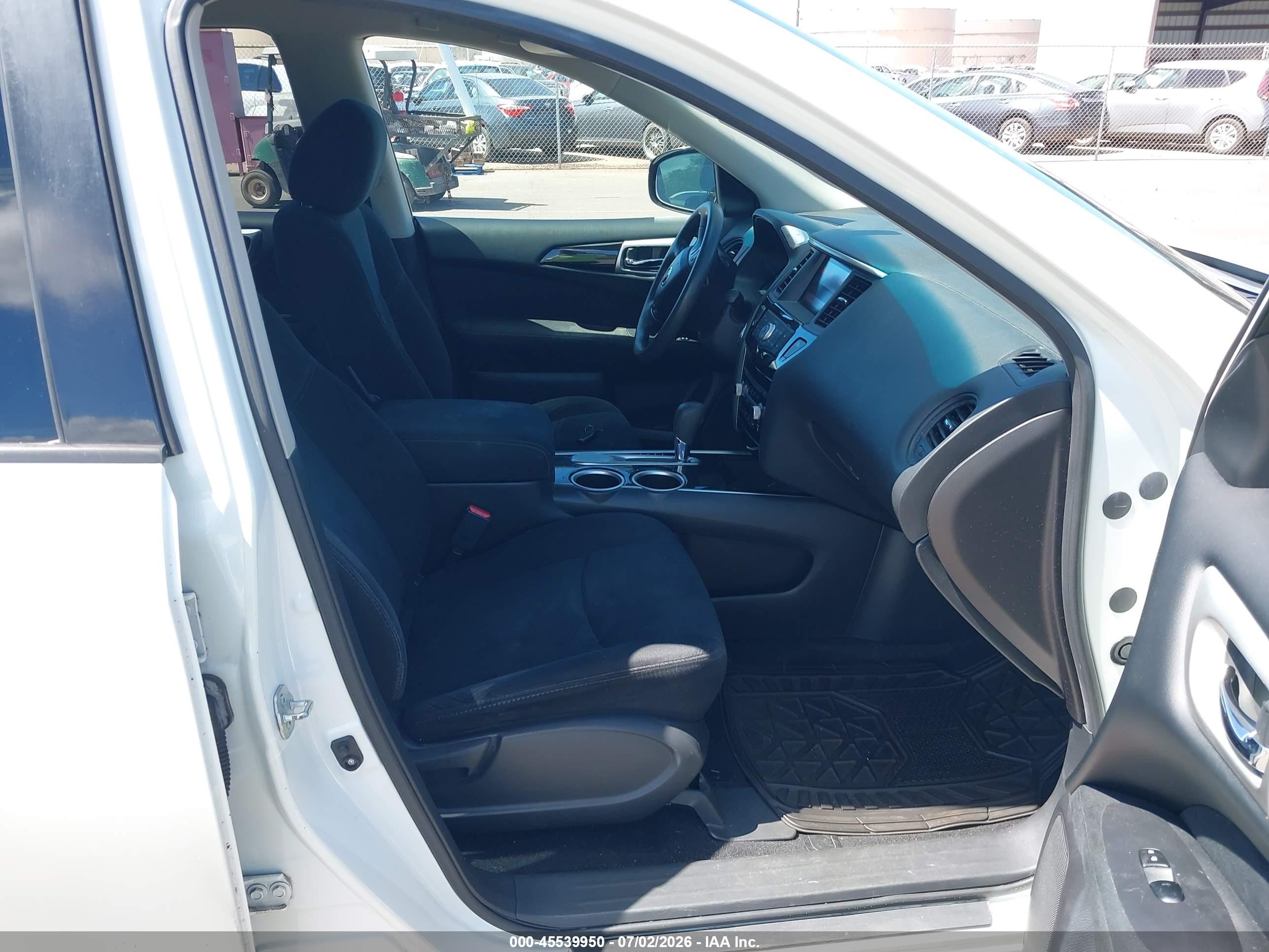 2015 Nissan Pathfinder S White vin: 5N1AR2MN2FC619939