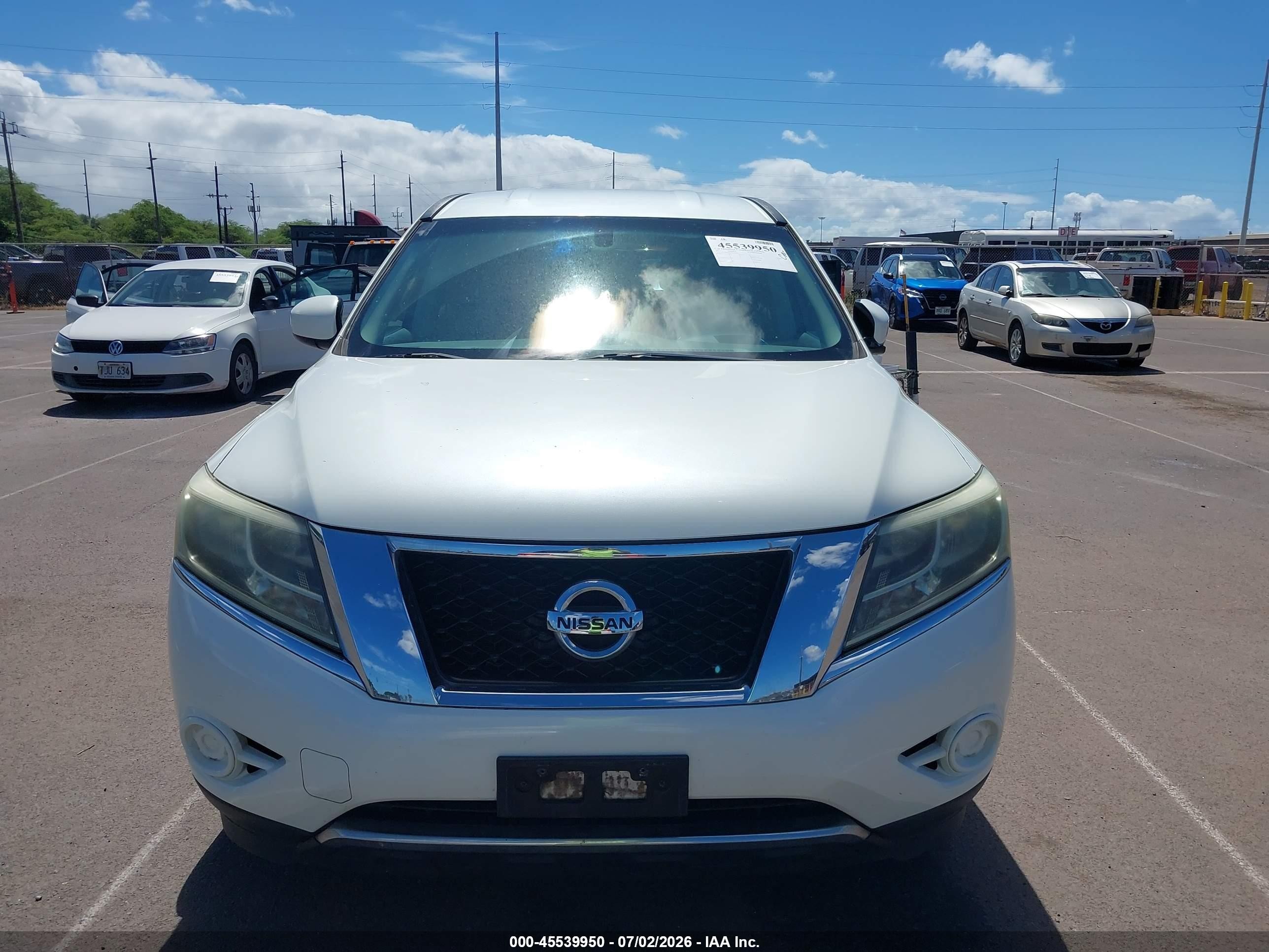 2015 Nissan Pathfinder S White vin: 5N1AR2MN2FC619939
