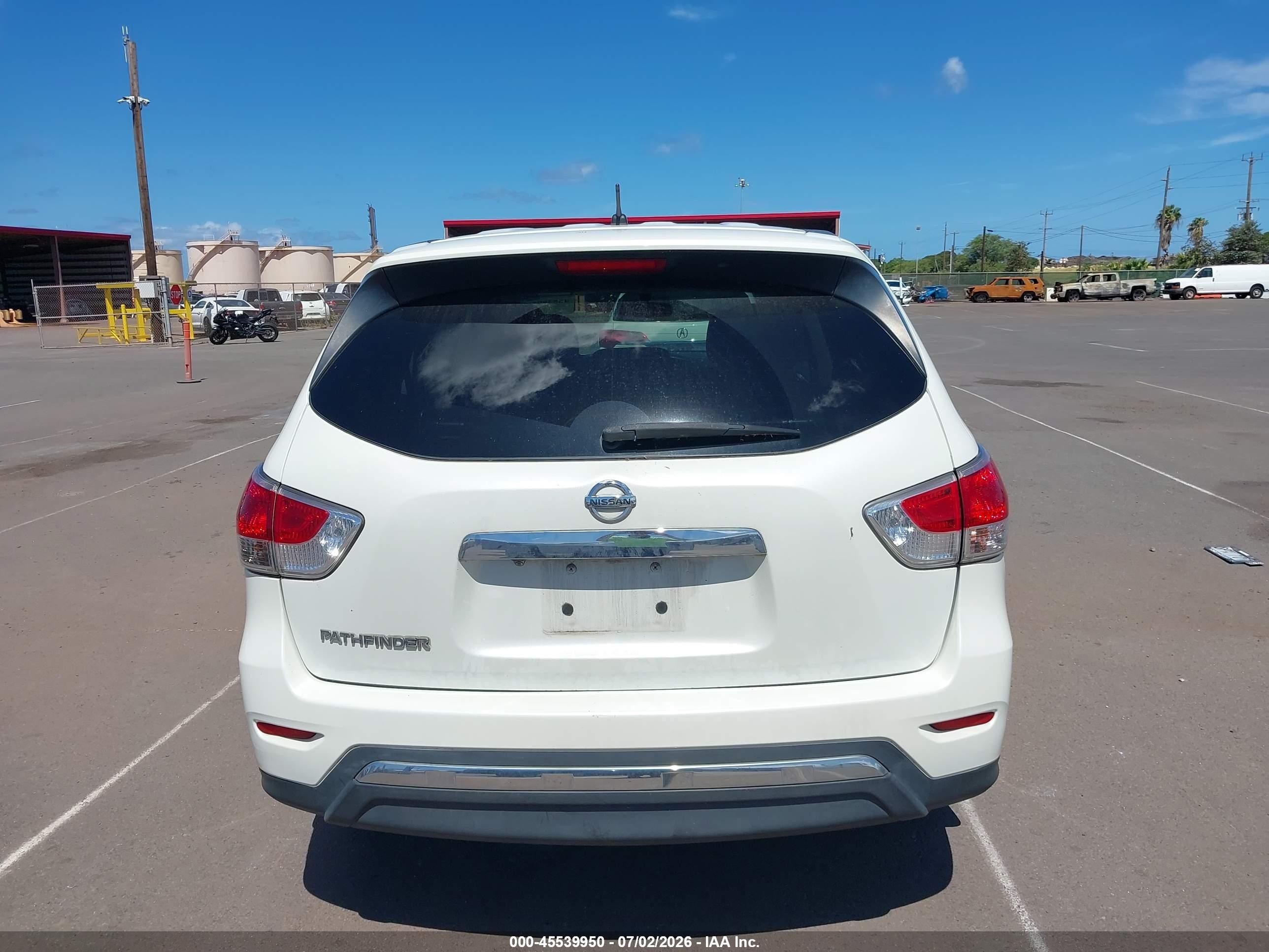 2015 Nissan Pathfinder S White vin: 5N1AR2MN2FC619939