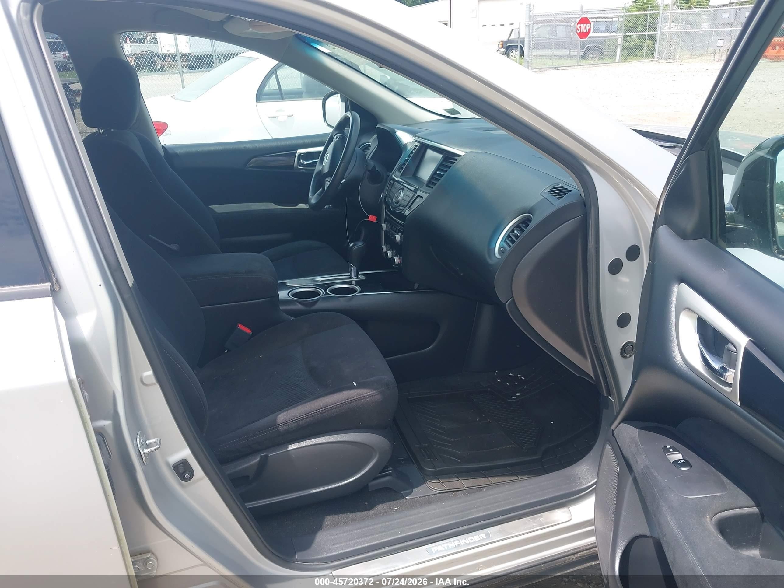 2015 Nissan Pathfinder Sv Silver vin: 5N1AR2MN2FC625577