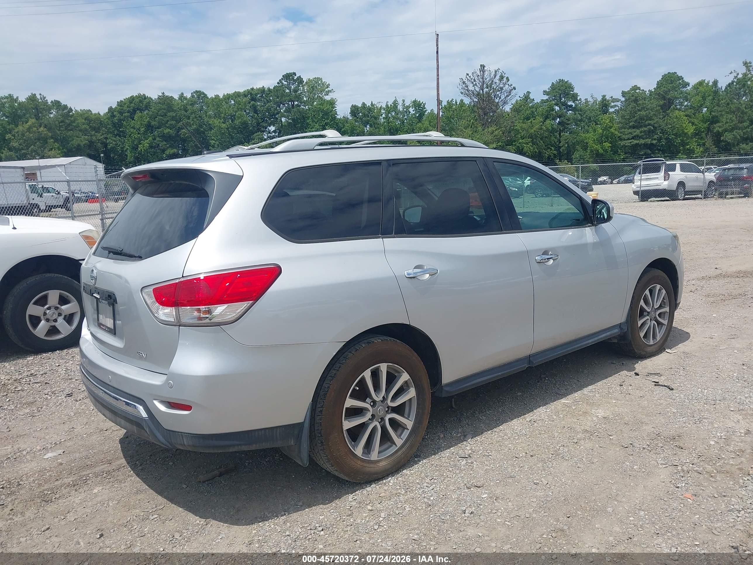 2015 Nissan Pathfinder Sv Silver vin: 5N1AR2MN2FC625577