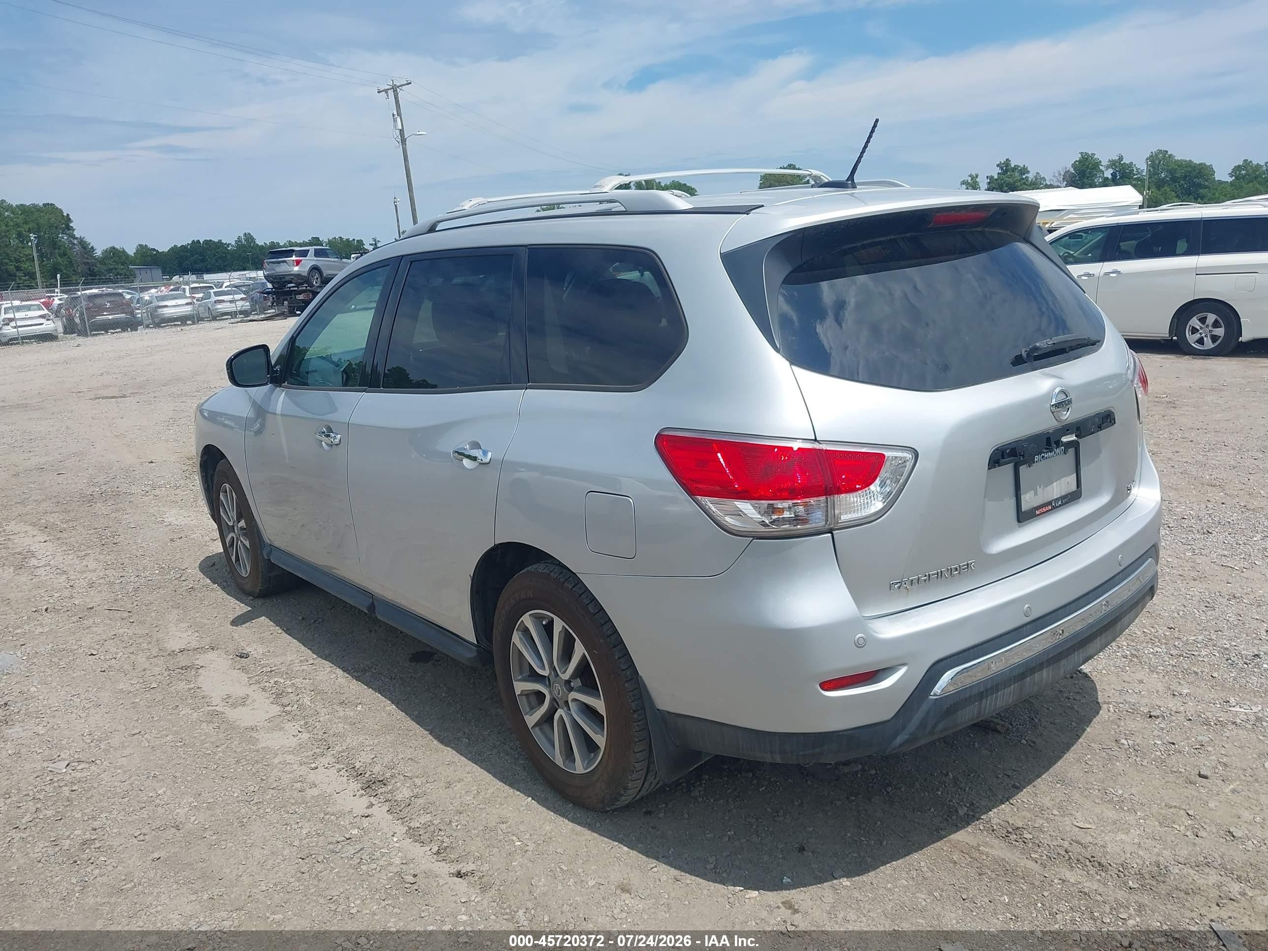 2015 Nissan Pathfinder Sv Silver vin: 5N1AR2MN2FC625577