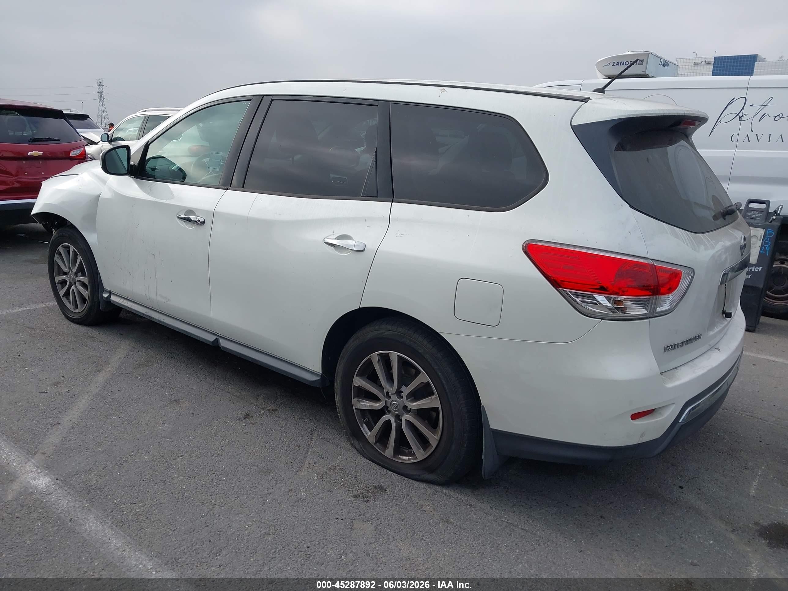 2015 Nissan Pathfinder S White vin: 5N1AR2MN2FC627359
