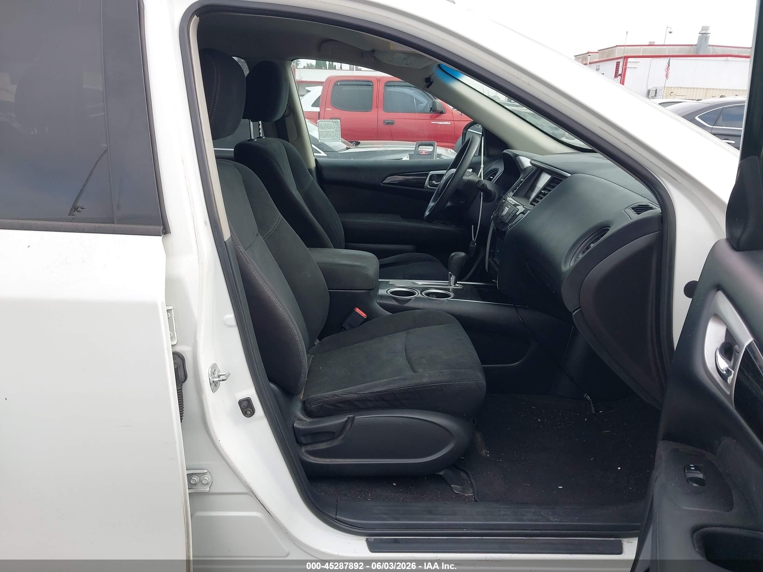 2015 Nissan Pathfinder S White vin: 5N1AR2MN2FC627359