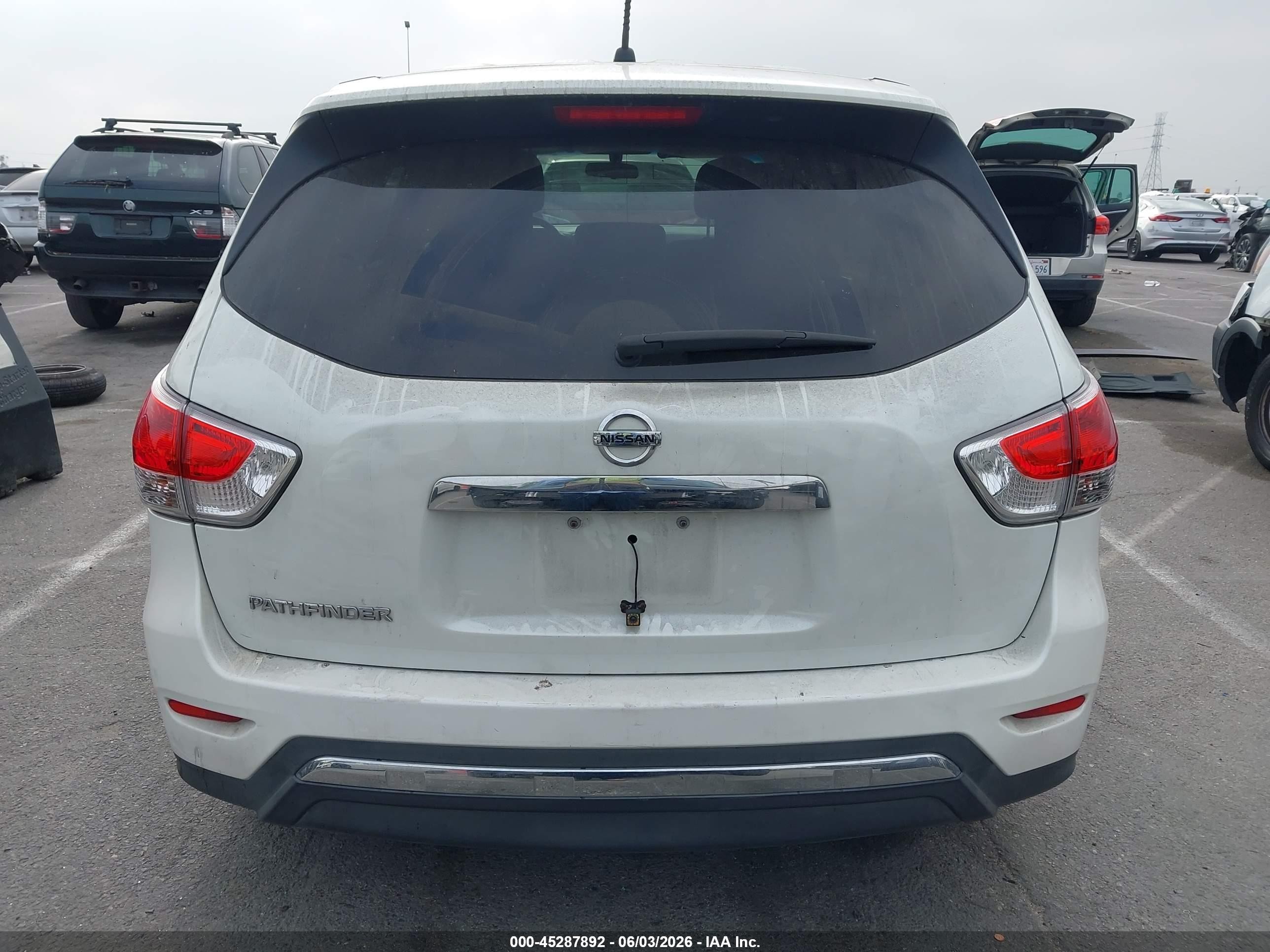 2015 Nissan Pathfinder S White vin: 5N1AR2MN2FC627359
