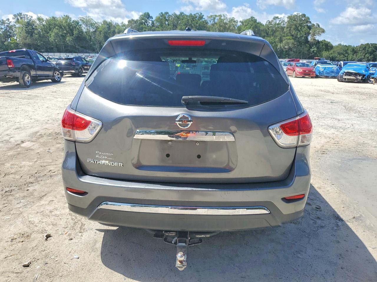 2015 Nissan Pathfinder S Серый vin: 5N1AR2MN2FC634358