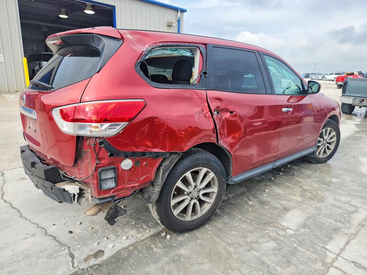 2015 Nissan Pathfinder S Red vin: 5N1AR2MN2FC642556