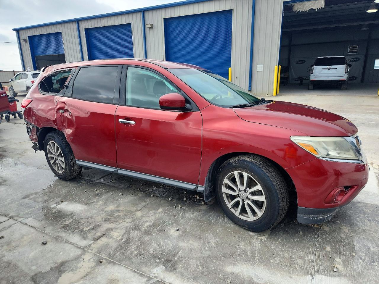 2015 Nissan Pathfinder S Red vin: 5N1AR2MN2FC642556