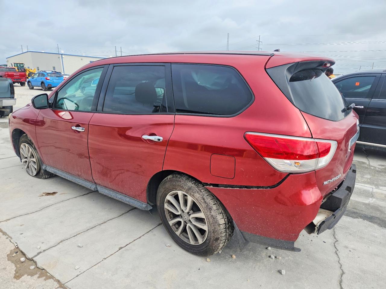 2015 Nissan Pathfinder S Red vin: 5N1AR2MN2FC642556