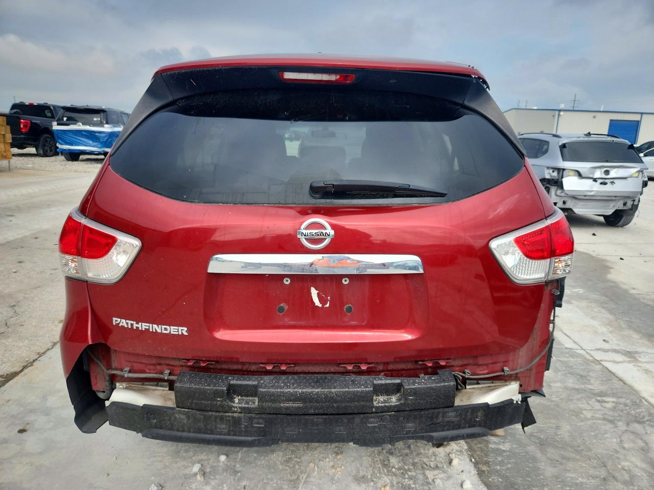 2015 Nissan Pathfinder S Red vin: 5N1AR2MN2FC642556