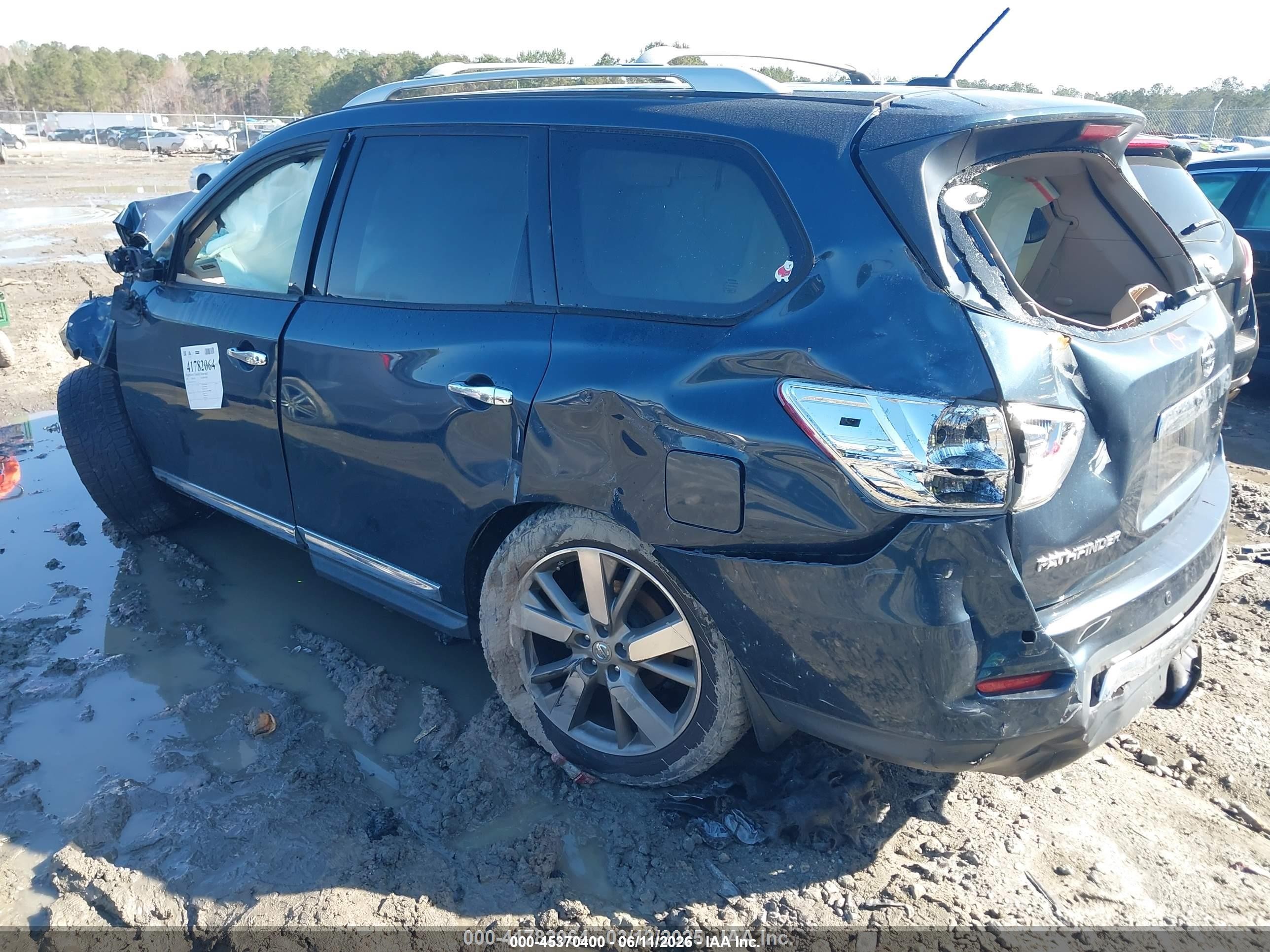 2015 Nissan Pathfinder Platinum Черный vin: 5N1AR2MN2FC654433
