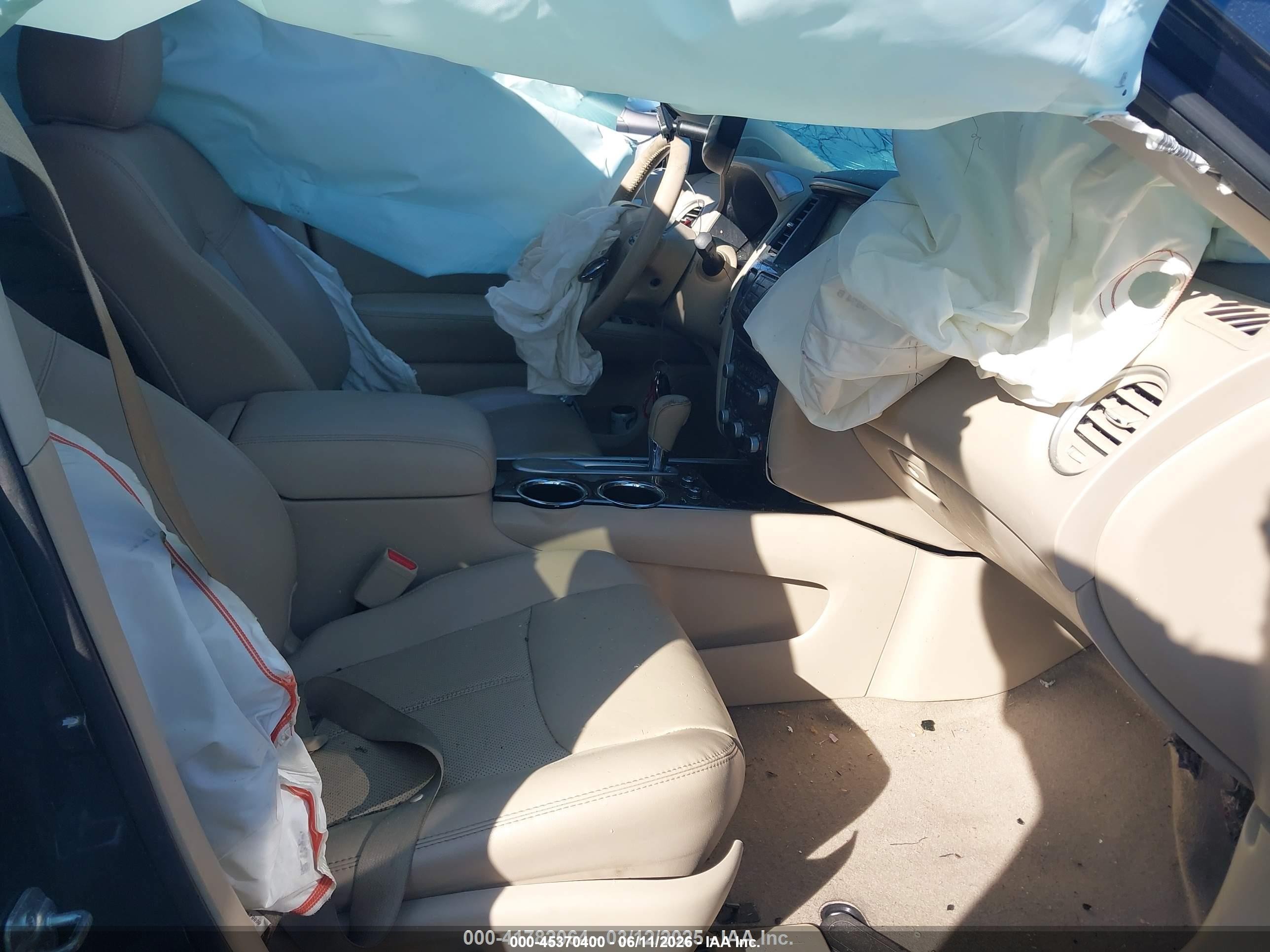 2015 Nissan Pathfinder Platinum Черный vin: 5N1AR2MN2FC654433