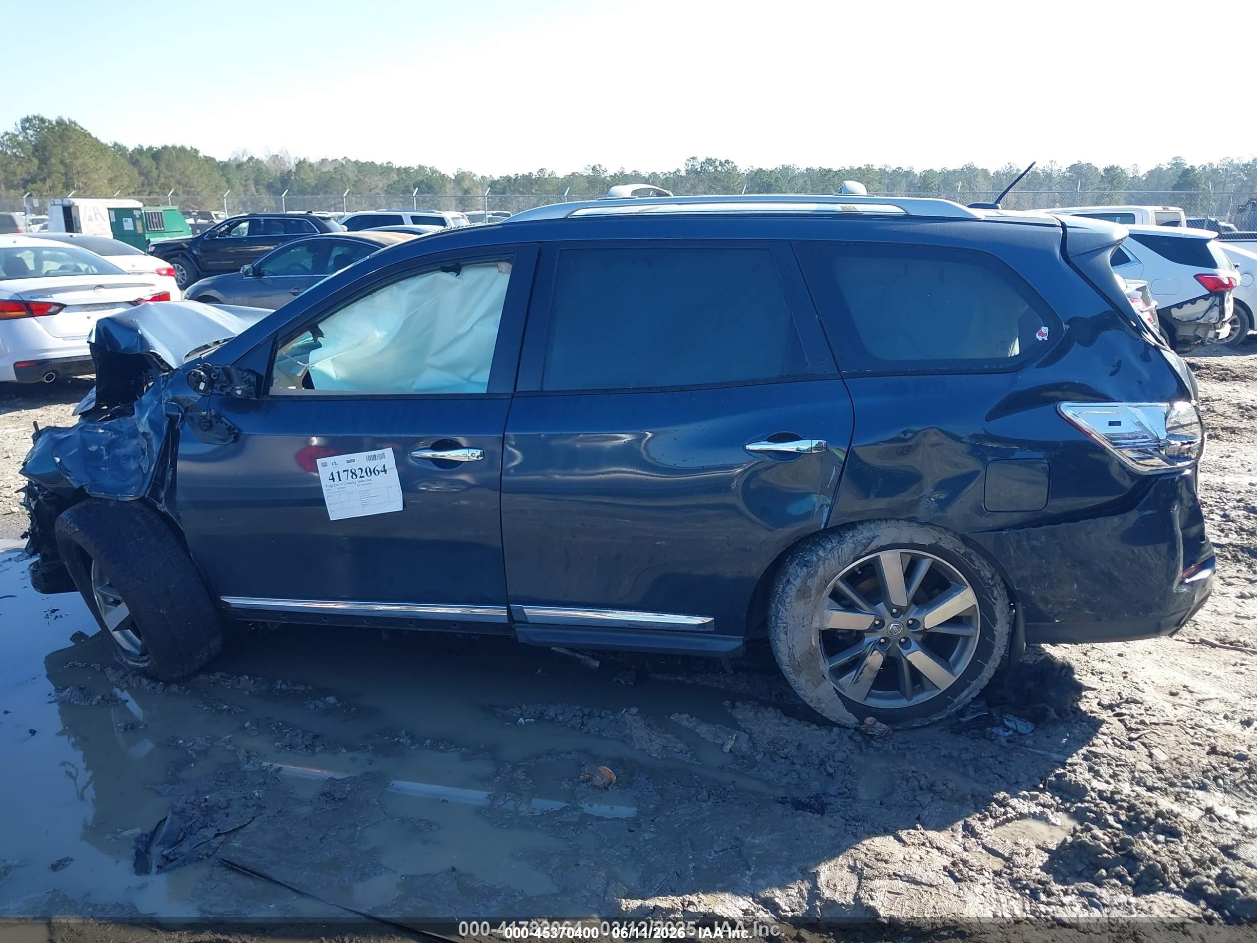 2015 Nissan Pathfinder Platinum Черный vin: 5N1AR2MN2FC654433