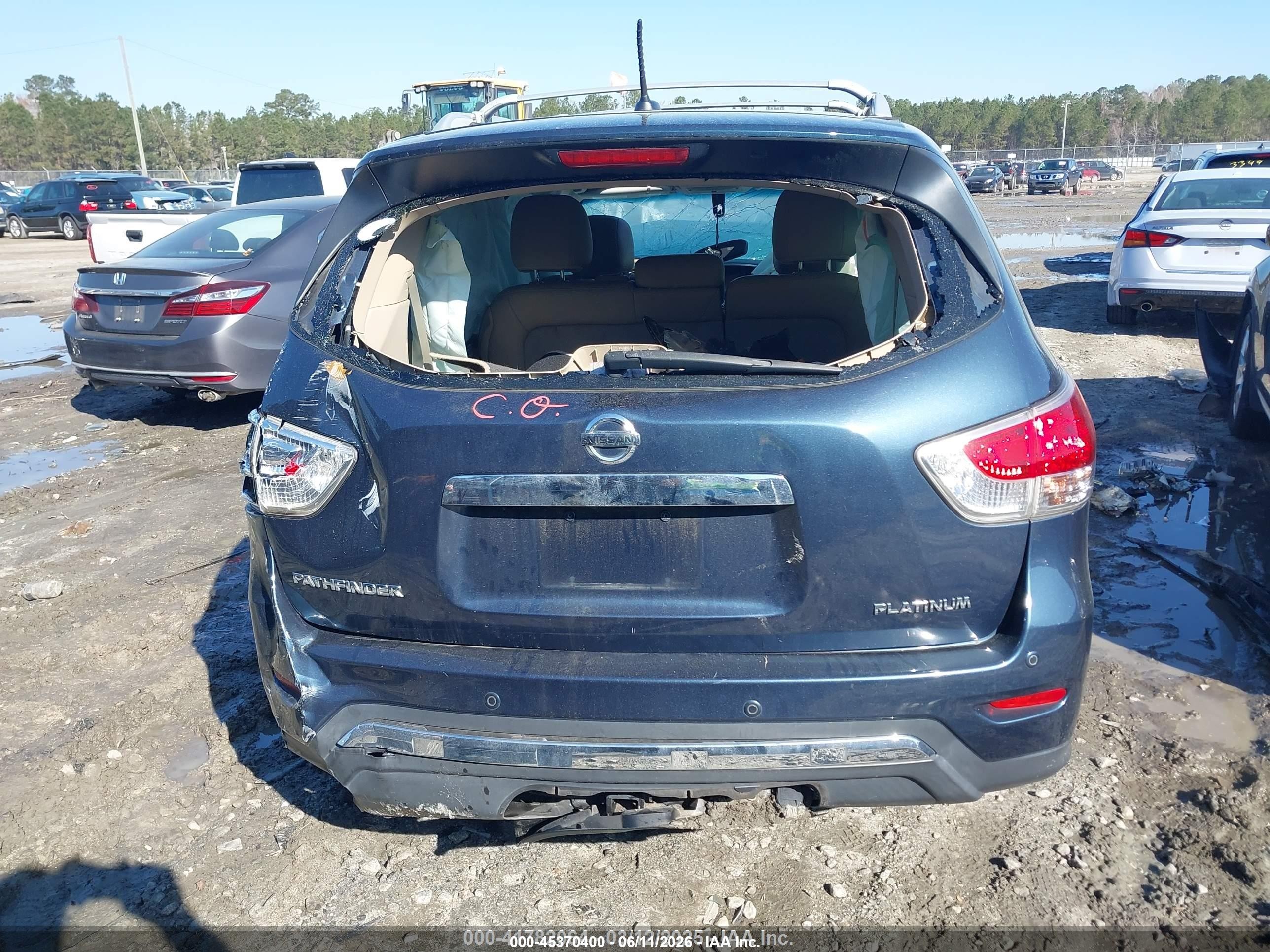 2015 Nissan Pathfinder Platinum Черный vin: 5N1AR2MN2FC654433