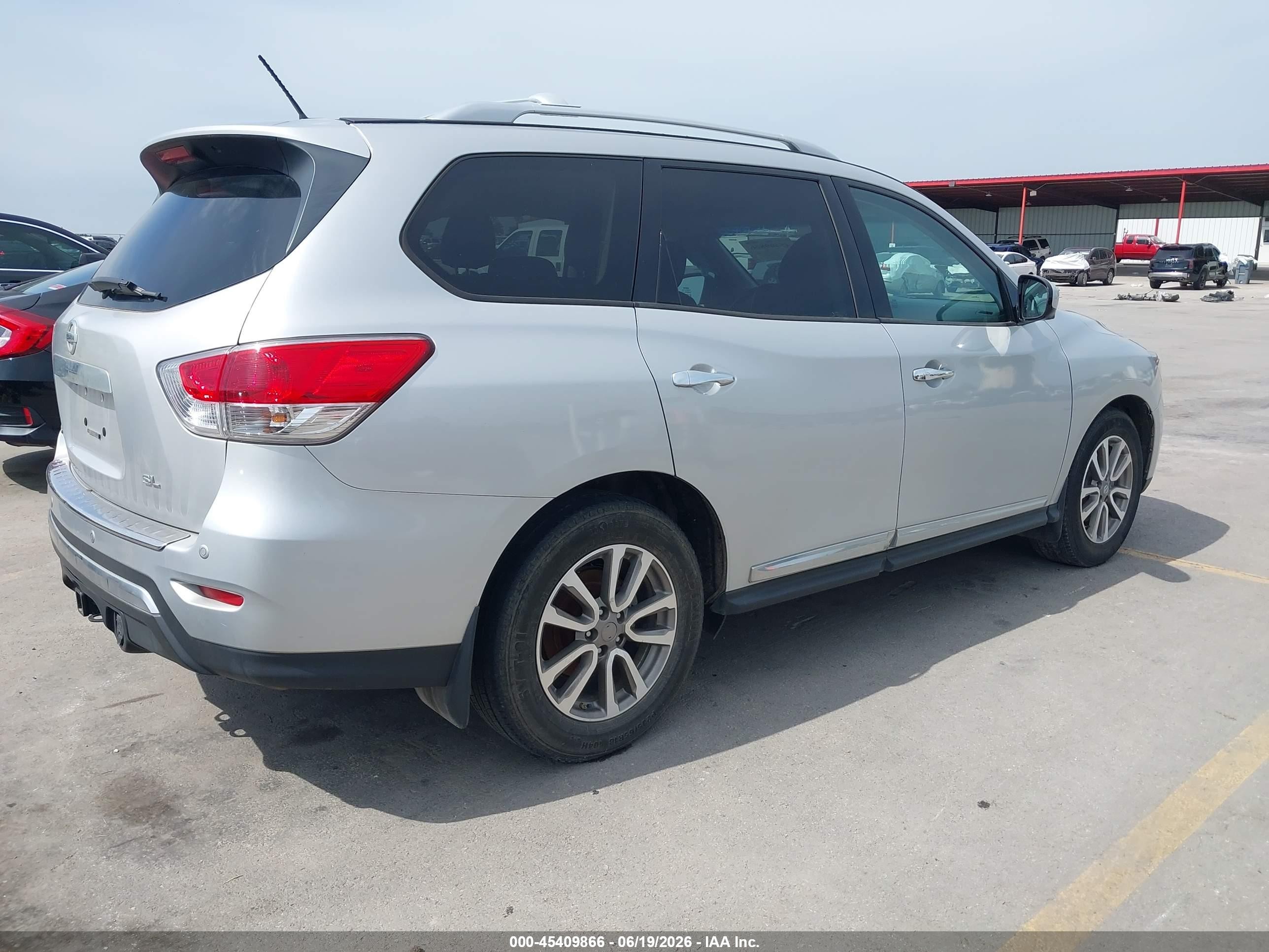 2015 Nissan Pathfinder Sl Silver vin: 5N1AR2MN2FC683687