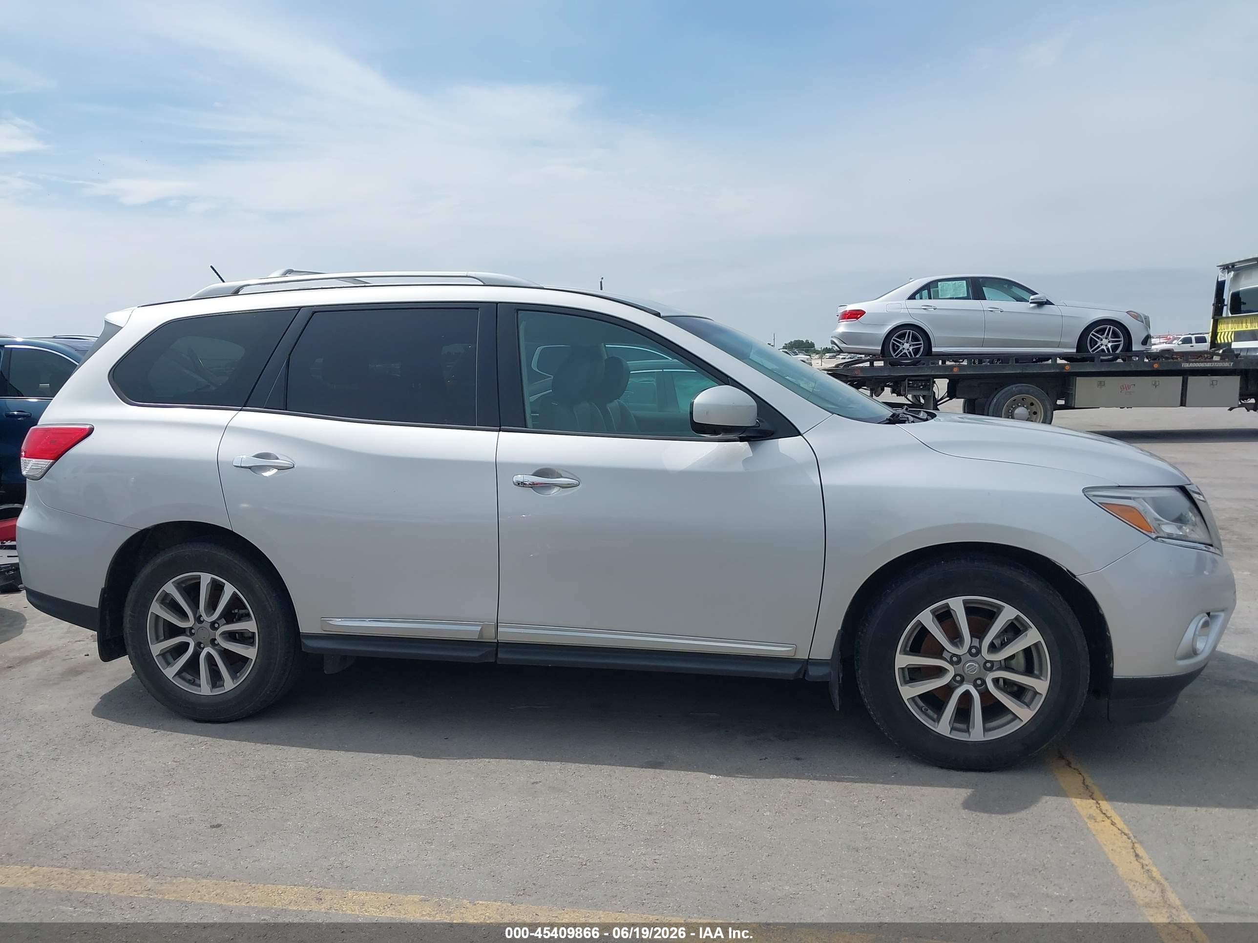 2015 Nissan Pathfinder Sl Silver vin: 5N1AR2MN2FC683687