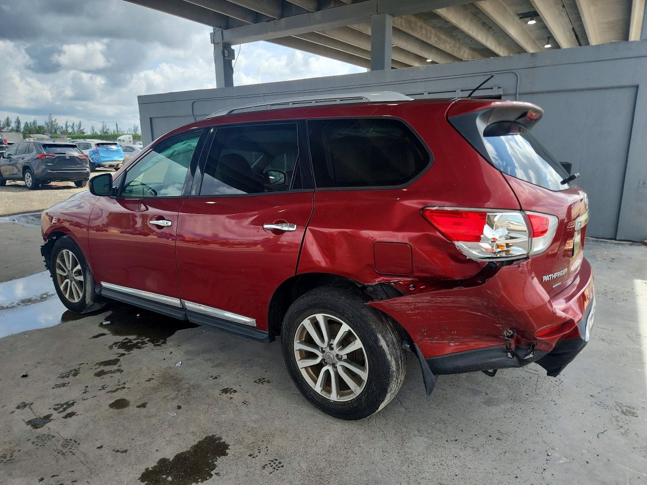 2015 Nissan Pathfinder Sl Красный vin: 5N1AR2MN2FC698755