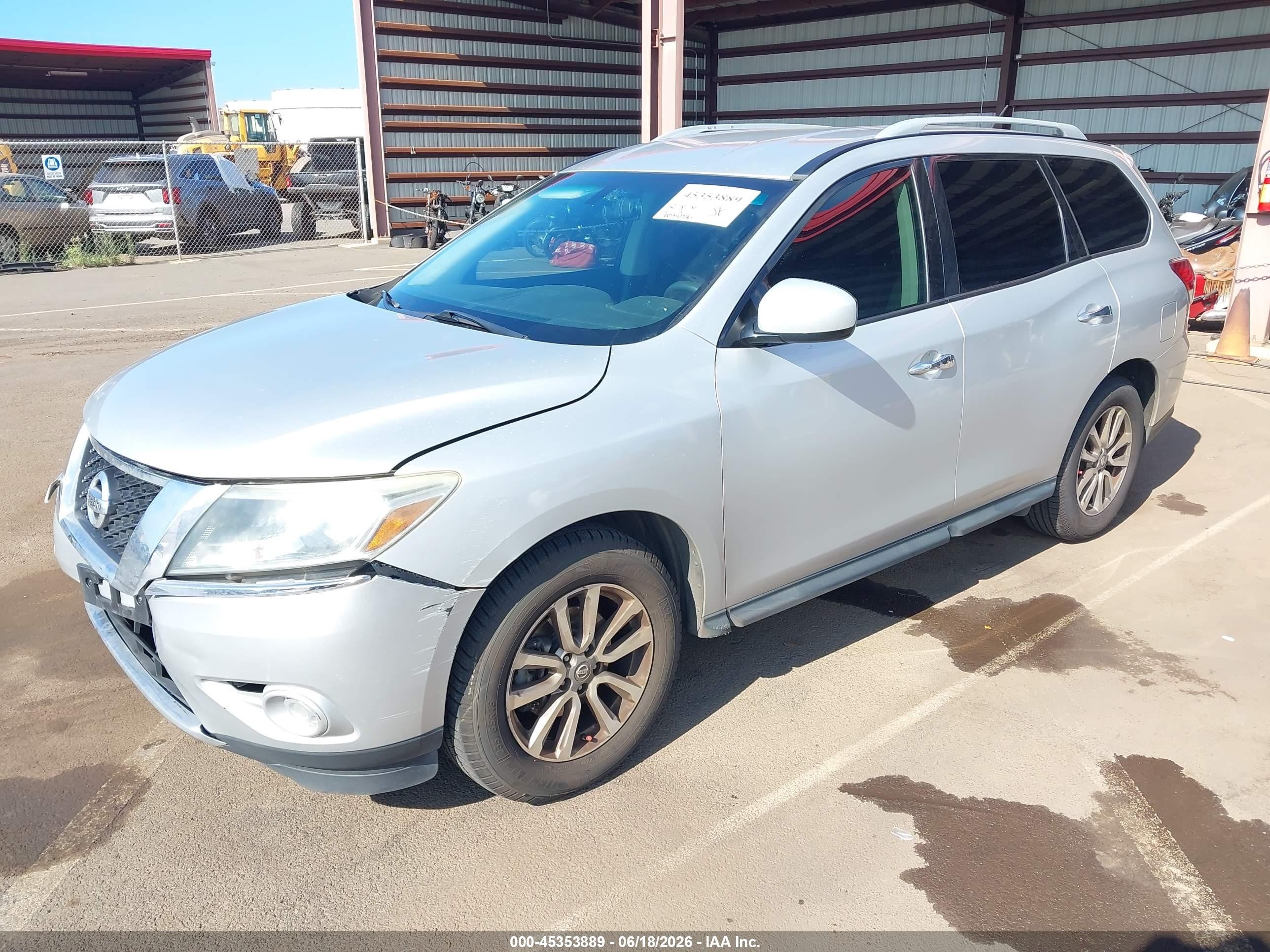 2015 Nissan Pathfinder S Silver vin: 5N1AR2MN2FC704263